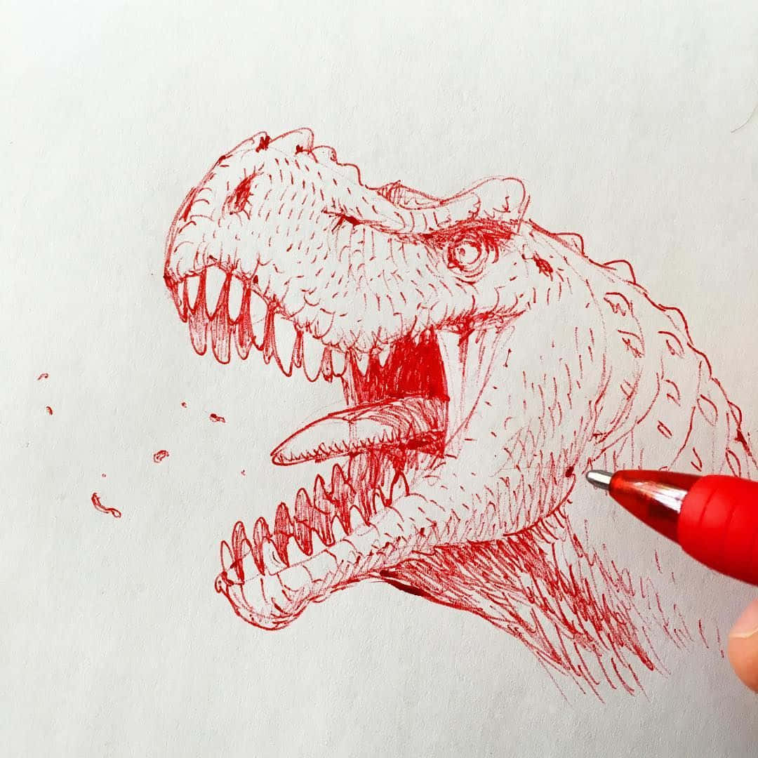 一張史前恐龍的精細畫作 壁紙 — 用紅筆在白紙上繪製的兇猛紅色墨水草圖，描繪一隻咆哮的暴龍頭部。