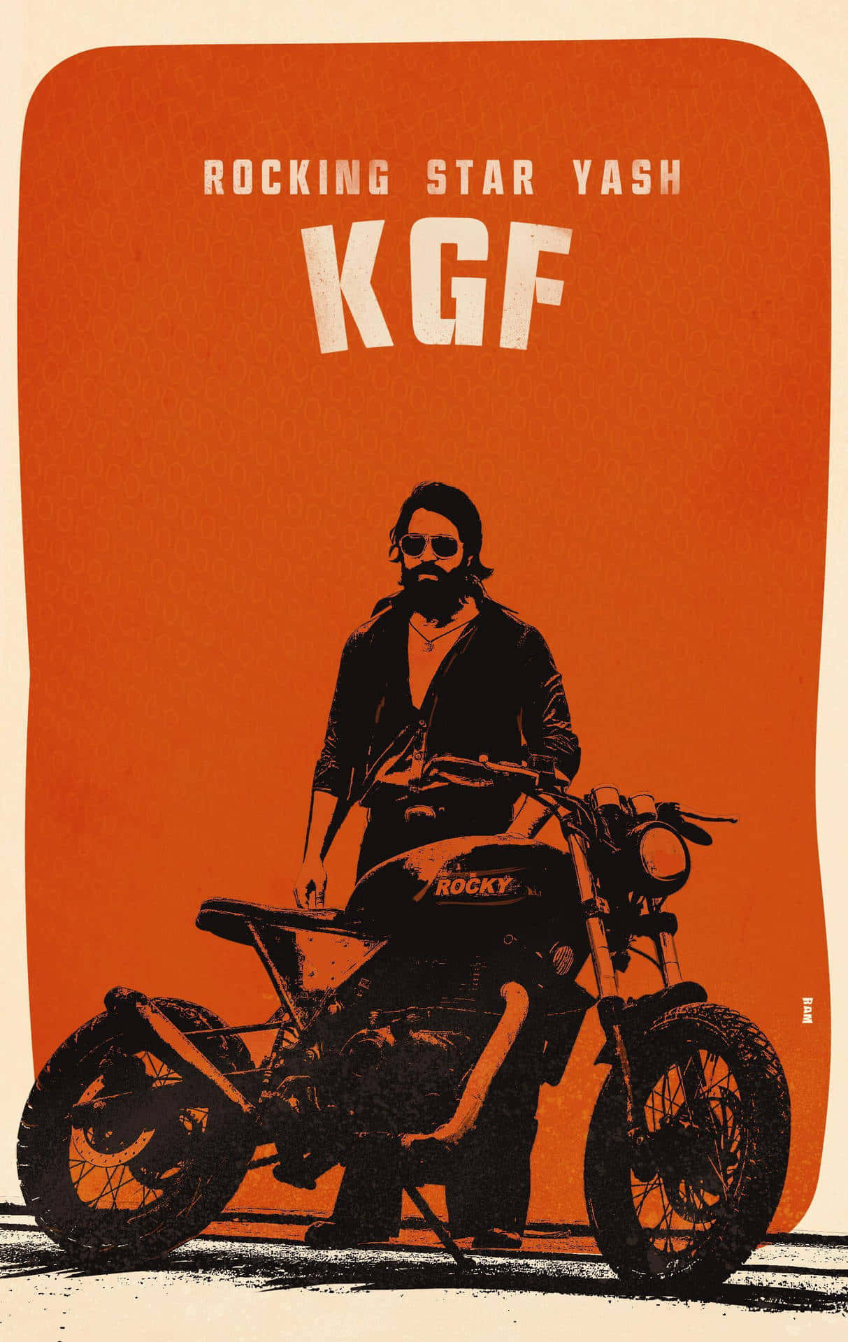 Kgf 2 桌布 壁紙 — 一張大膽的海報，展示一個留鬍鬚、戴太陽眼鏡的男人騎著電單車，背景是鮮豔的橙色，並帶有「KGF」文字。