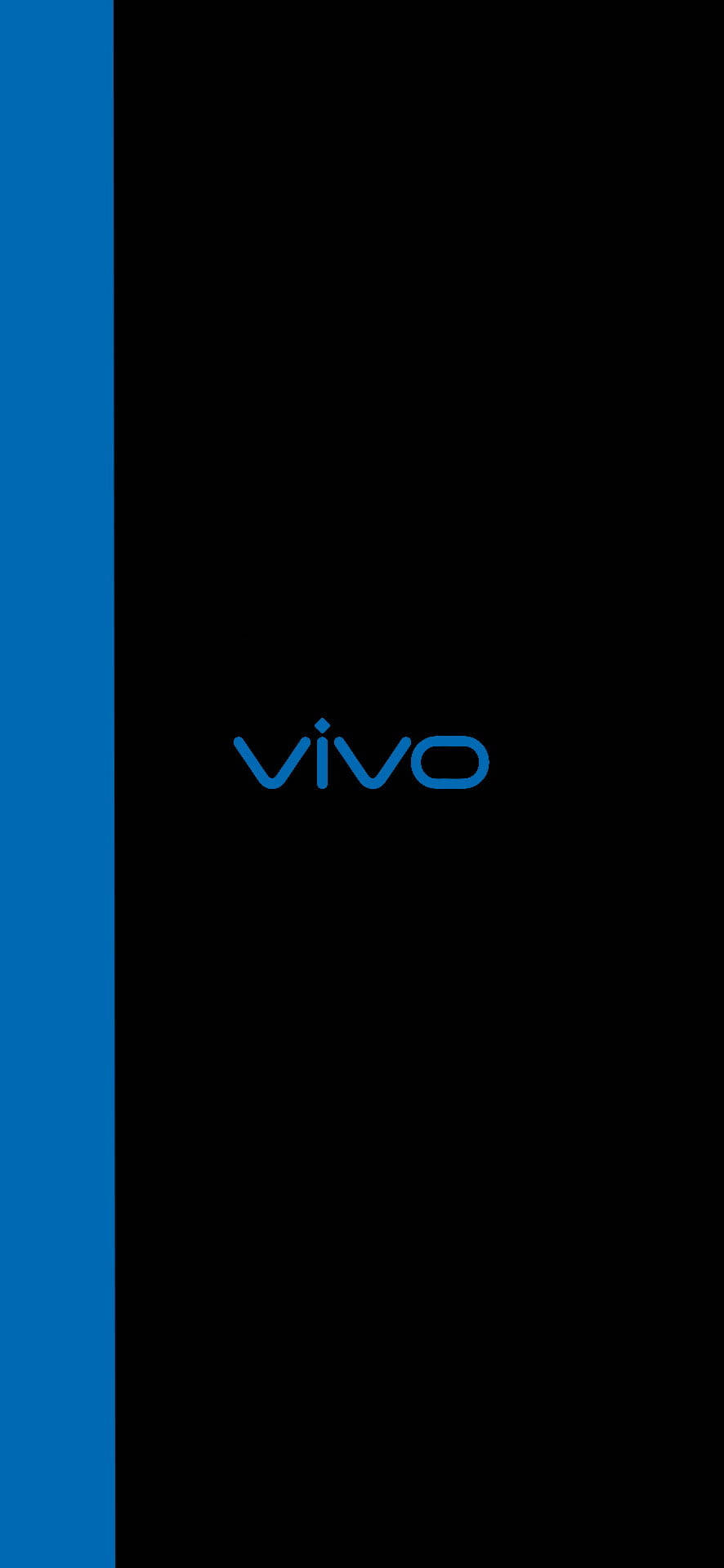 Vivo Y20 桌布 壁紙 — 一張簡約風格的桌布，黑色背景上有一條大膽的藍色垂直條紋，中央是發光的藍色vivo標誌。