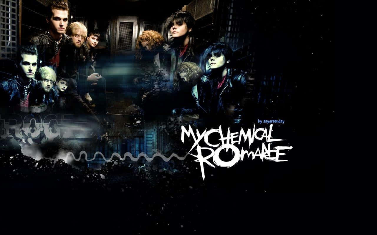 my chemical romance 桌布 壁紙 — 一張黑暗氛圍的壁紙， featuring 樂隊 My Chemical Romance，帶有戲劇性燈光和哥德式城市背景。