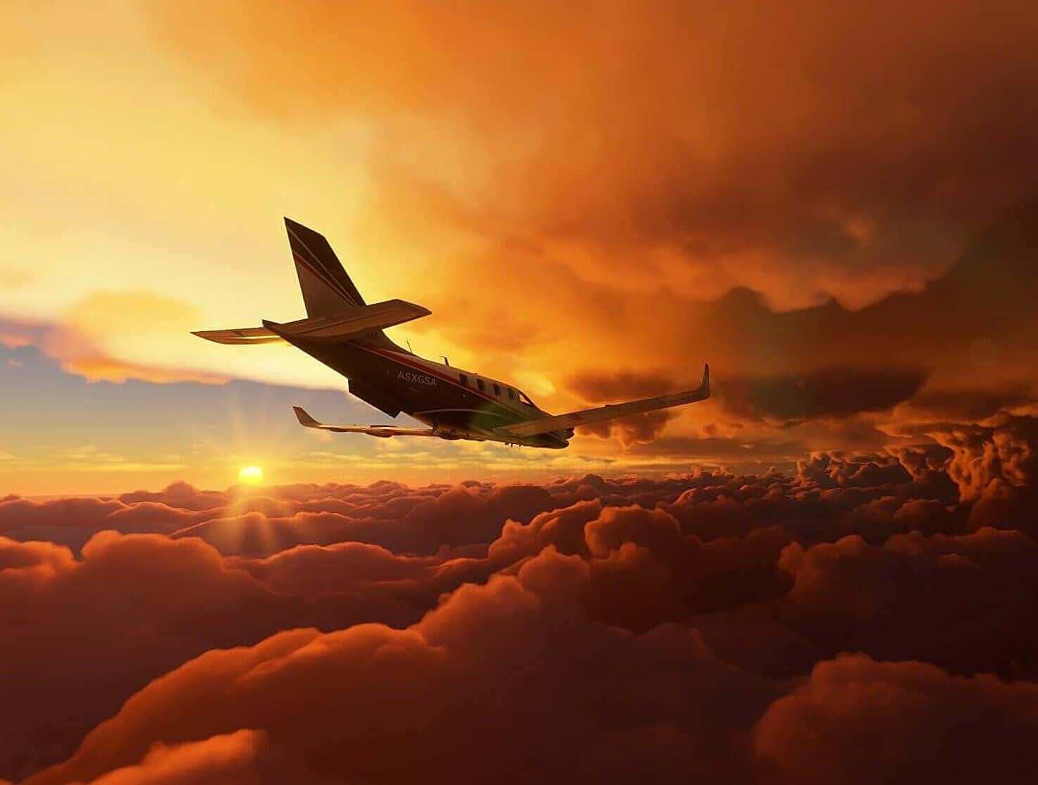 微軟模擬飛行 桌布 壁紙 — 一架小飛機在火紅的橙色雲層上方翱翔，夕陽在它身後落下，散發出溫暖的光芒。