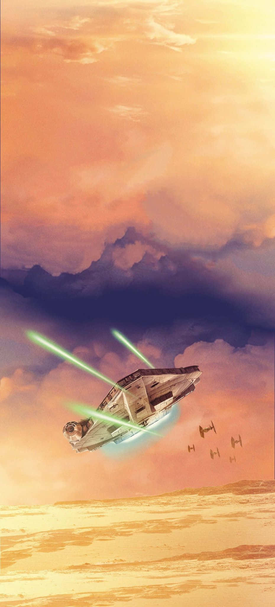 Solo A Star Wars Story 桌布 壁紙 — 一架星際戰機在沙漠星球上空戲劇性的日落天空中發射綠色激光，後面有較小的飛船尾隨。