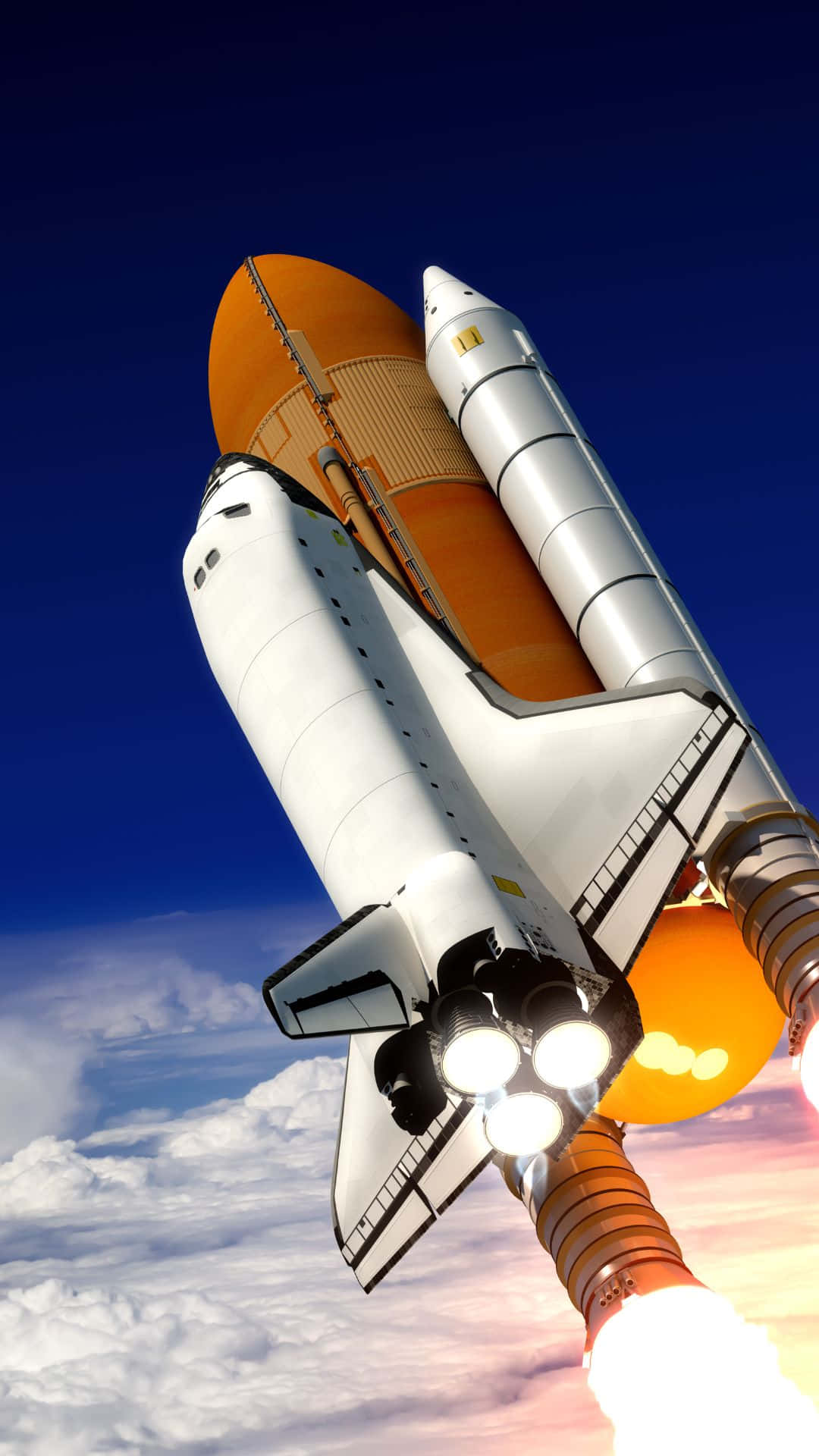 Live Space 桌布 壁紙 — 一架穿梭機在深藍色天空和蓬鬆白雲的背景下，以熾熱的引擎向上發射。