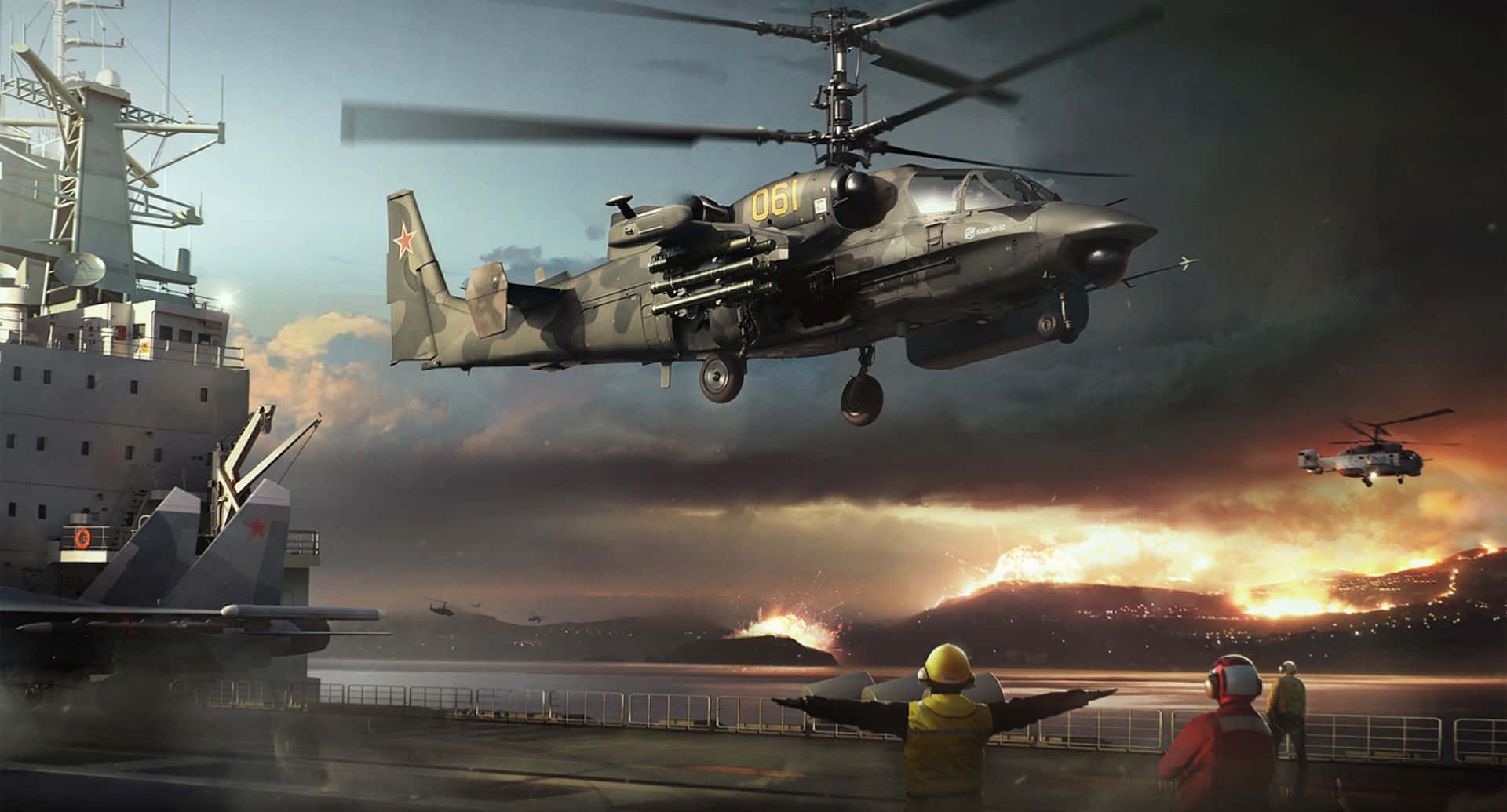 直升機 桌布 壁紙 — 一架軍用直升機在航空母艦上空盤旋，機組人員在熾熱的日落背景下指揮行動。