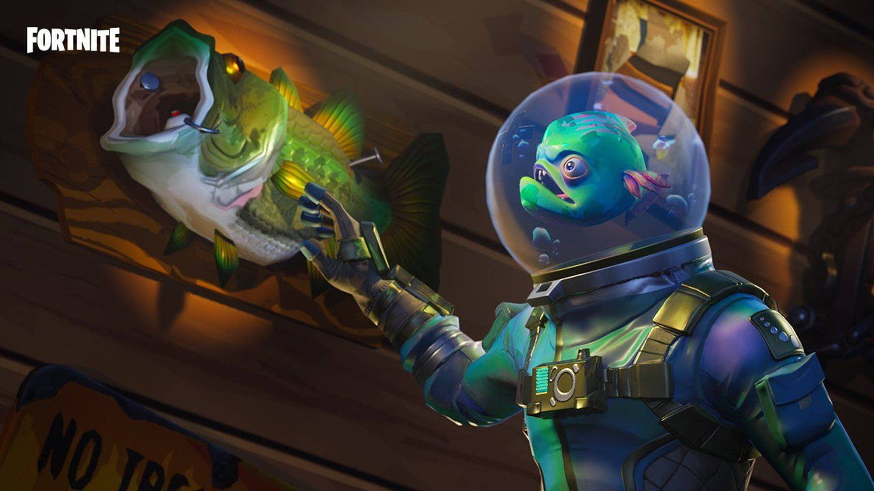 Fortnite 桌布 壁紙 — 一條戴著太空頭盔的綠色魚，在燈光溫暖的房間裡，抱著一條掛在木牆上的巨型魚。