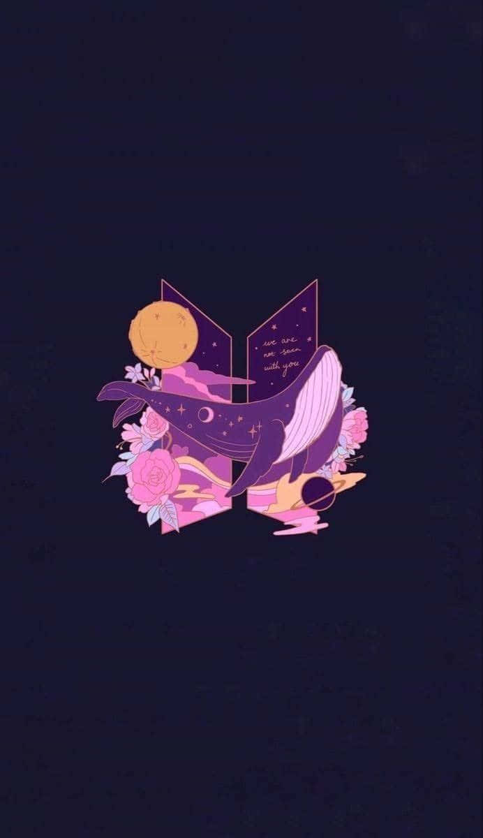 Bts Icon 桌布 壁紙 — 一條異想天開的紫色鯨魚從一本打開的書中浮現，書上點綴著粉紅玫瑰和天體圖案，背景是黑暗的夜空。