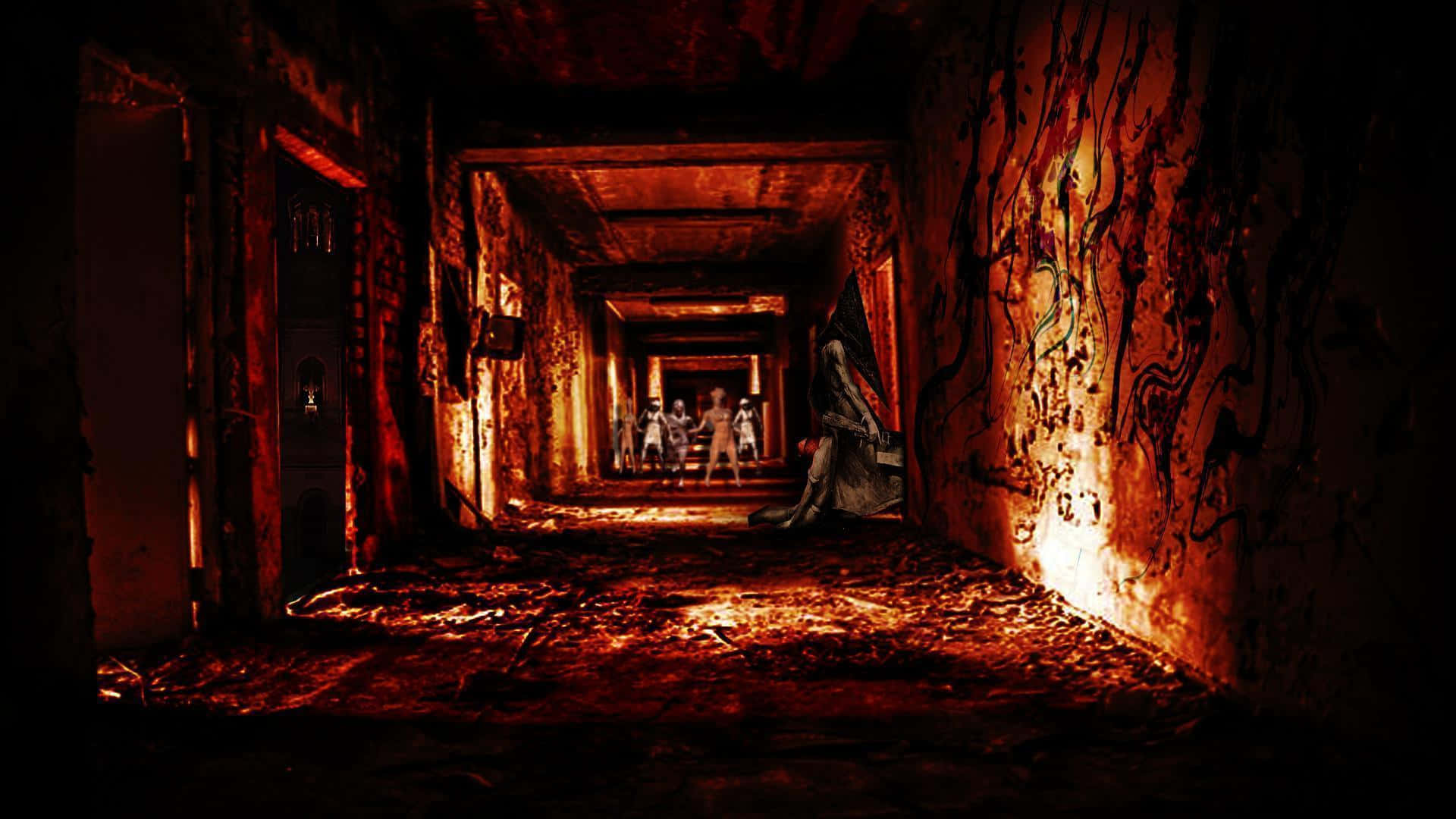 沉默之丘 桌布 壁紙 — 一條陰森照明、破舊不堪的走廊，在不祥的紅光下，有詭異的人物和塗鴉。