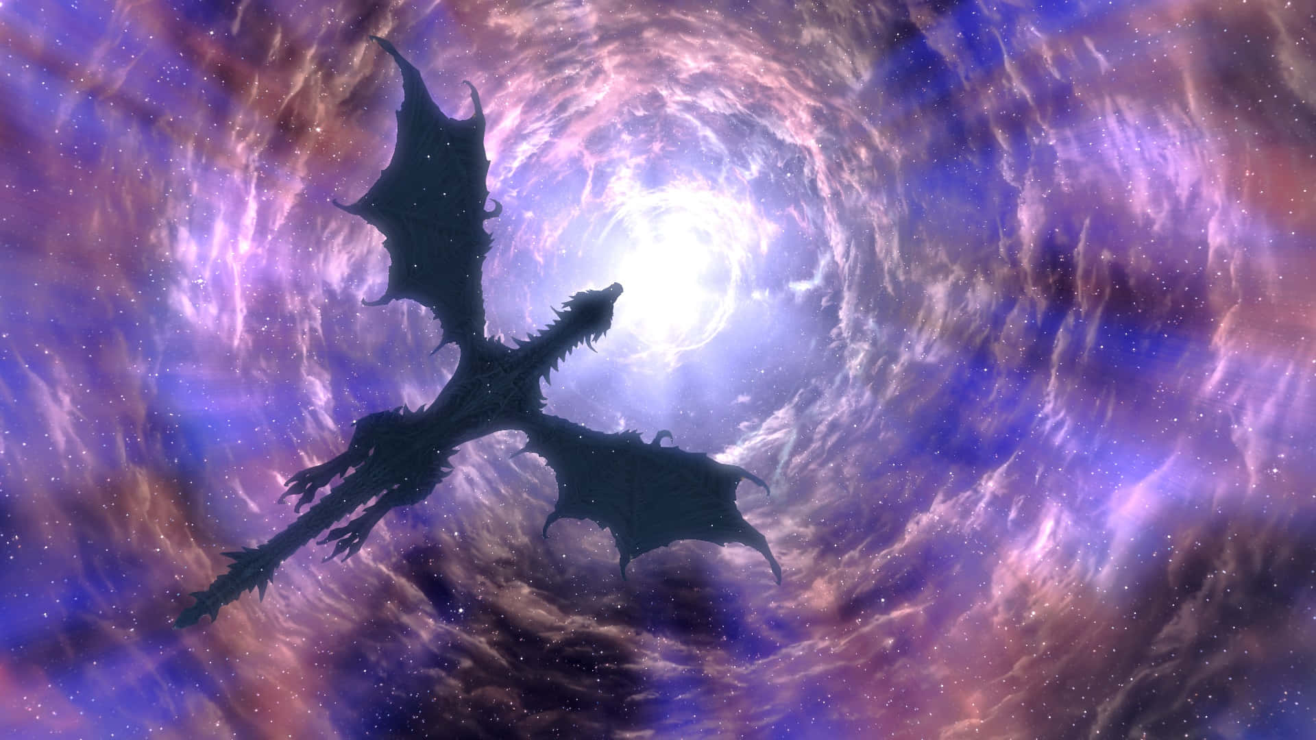 Sovngarde 桌布 壁紙 — 一條黑暗的龍剪影在旋轉的宇宙星雲中翱翔，散發著紫色和粉紅色的光芒。