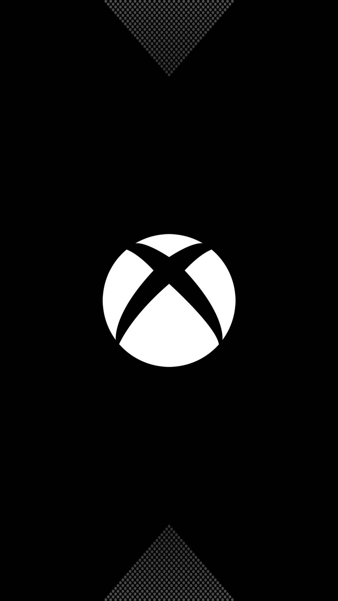 Xbox標誌居中於黑色背景，上方和下方有幾何點狀圖案。