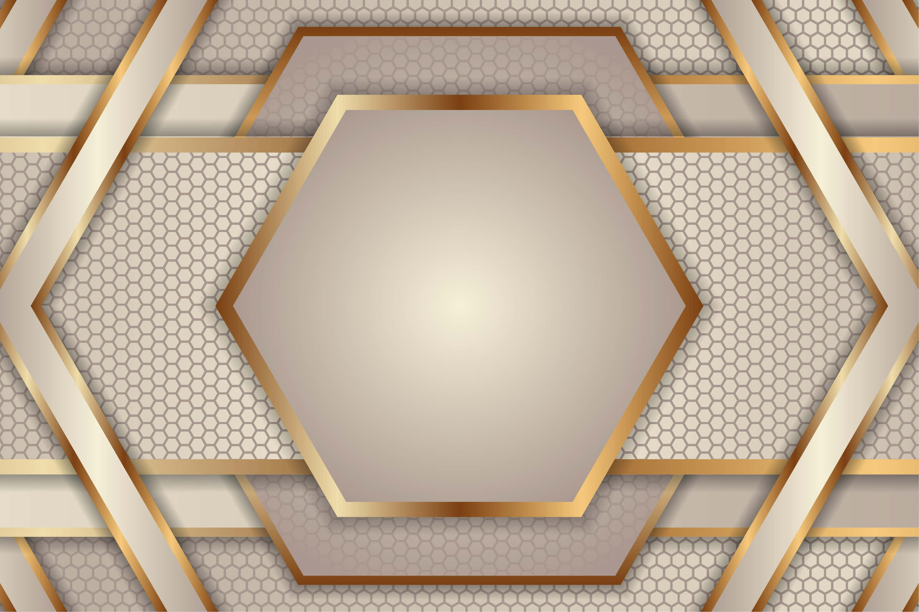 Brown Geometric 桌布 壁紙 — 一款豪華的幾何圖案牆紙，帶有金色六邊形框架和蜂窩紋理，採用米色和金色色調。