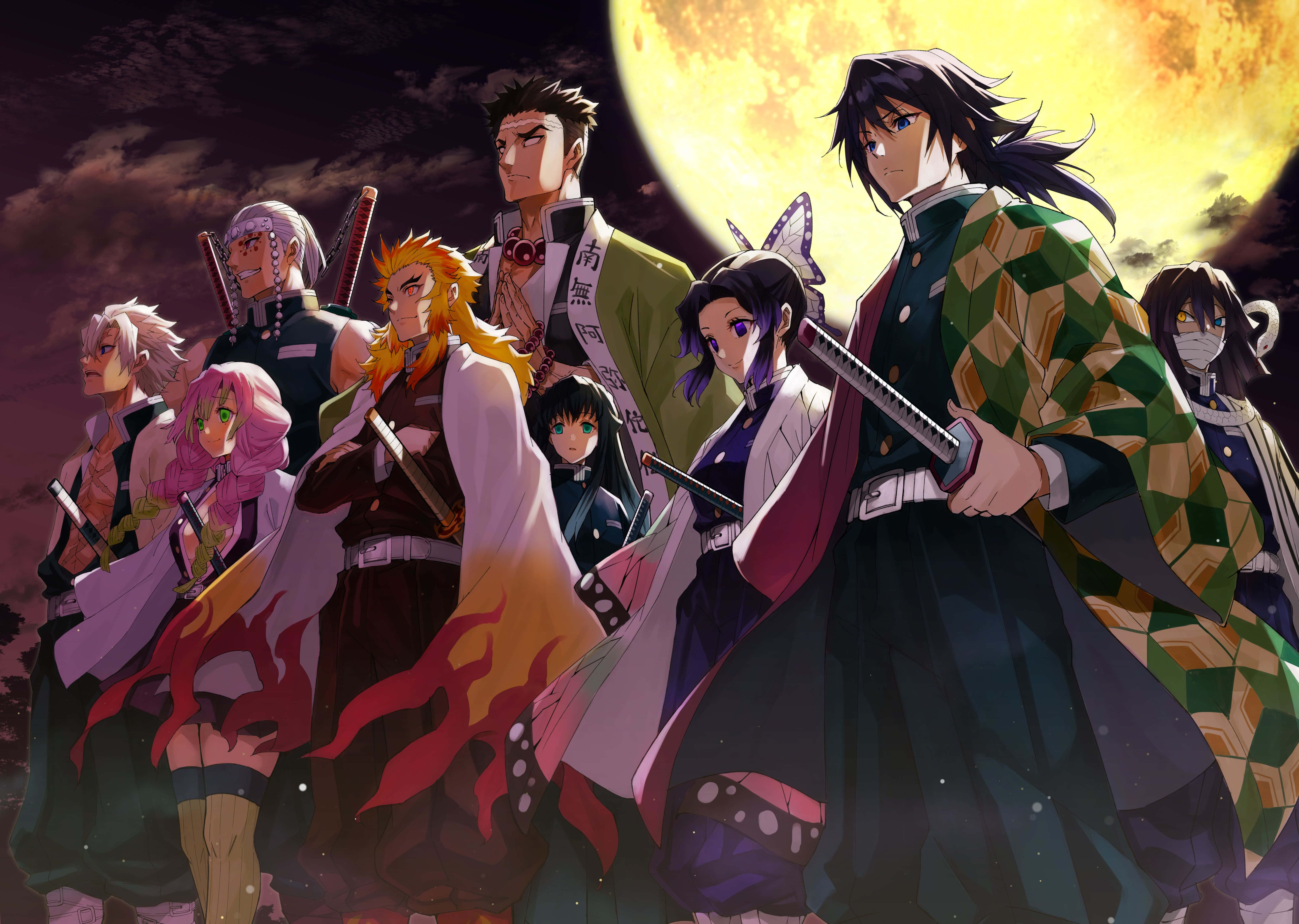 Demon Slayer Characters 桌布 壁紙 — 一群身穿傳統服飾的動漫戰士在發光的黃色月亮下準備好劍。