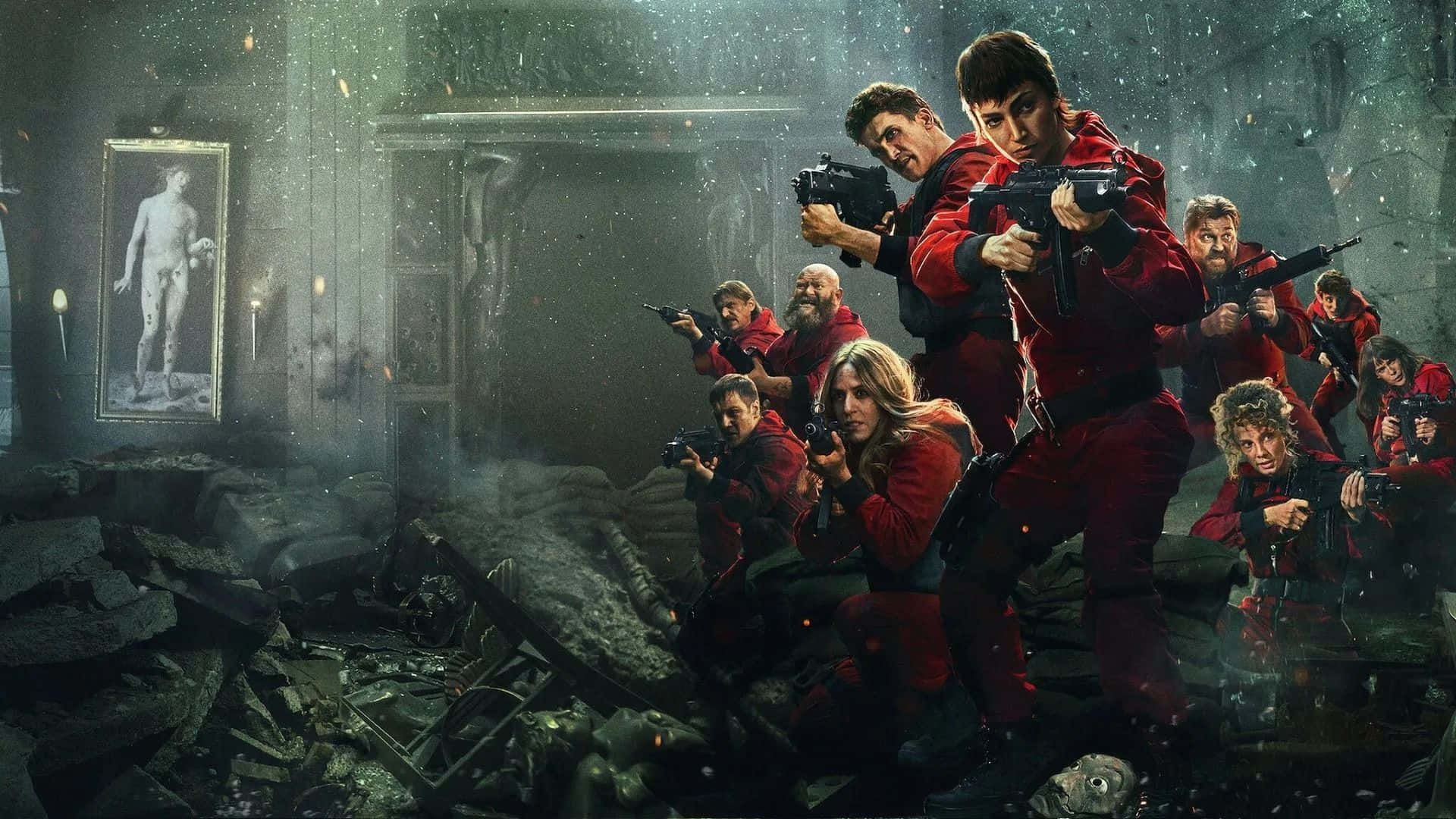 Money Heist 桌布 壁紙 — 一群身穿紅色連身衣的武裝囚犯穿過一個黑暗破敗的房間，房間內有瓦礫和一座古典雕像。