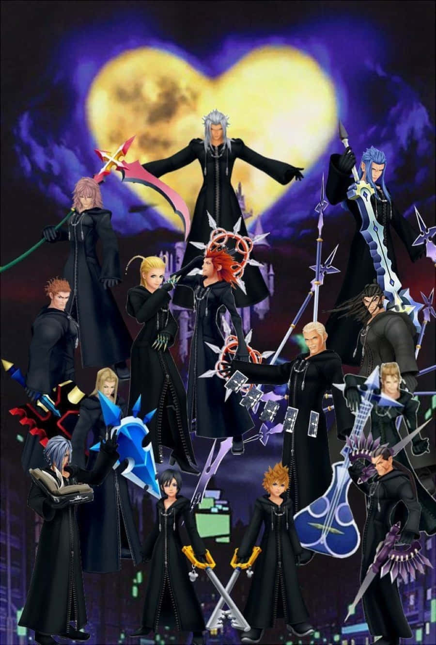 Kingdom Hearts Organization 13 桌布 壁紙 — 一群身穿黑色斗篷的動漫角色站在黑暗奇幻城市景觀中一輪發光的愛心形月亮前。