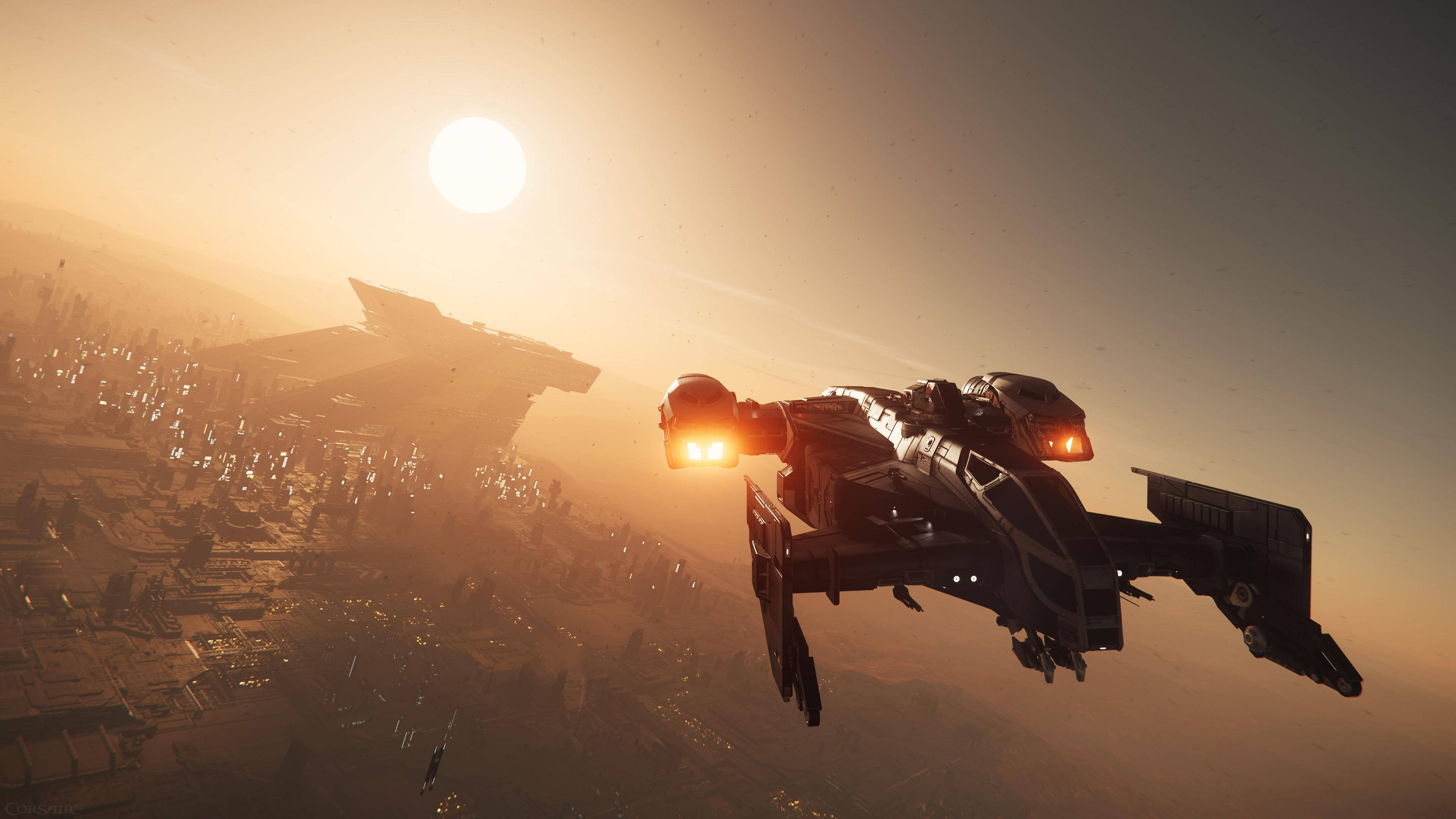 Star Citizen Buccaneer On Lorville 壁紙 — 一艘時尚的未來太空船在金色日落時分翱翔於廣闊的外星城市上空，巨大的太陽在頭頂燃燒。