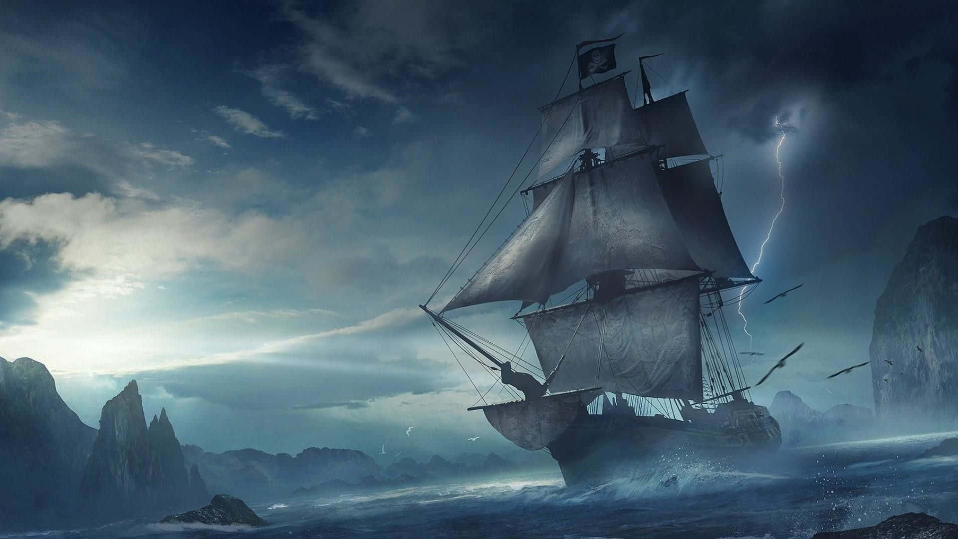 Pirate Ship 桌布 壁紙 — 一艘被風暴吹襲的海盜船在波濤洶湧的海面上航行，天空佈滿閃電，遠處有崎嶇的懸崖。