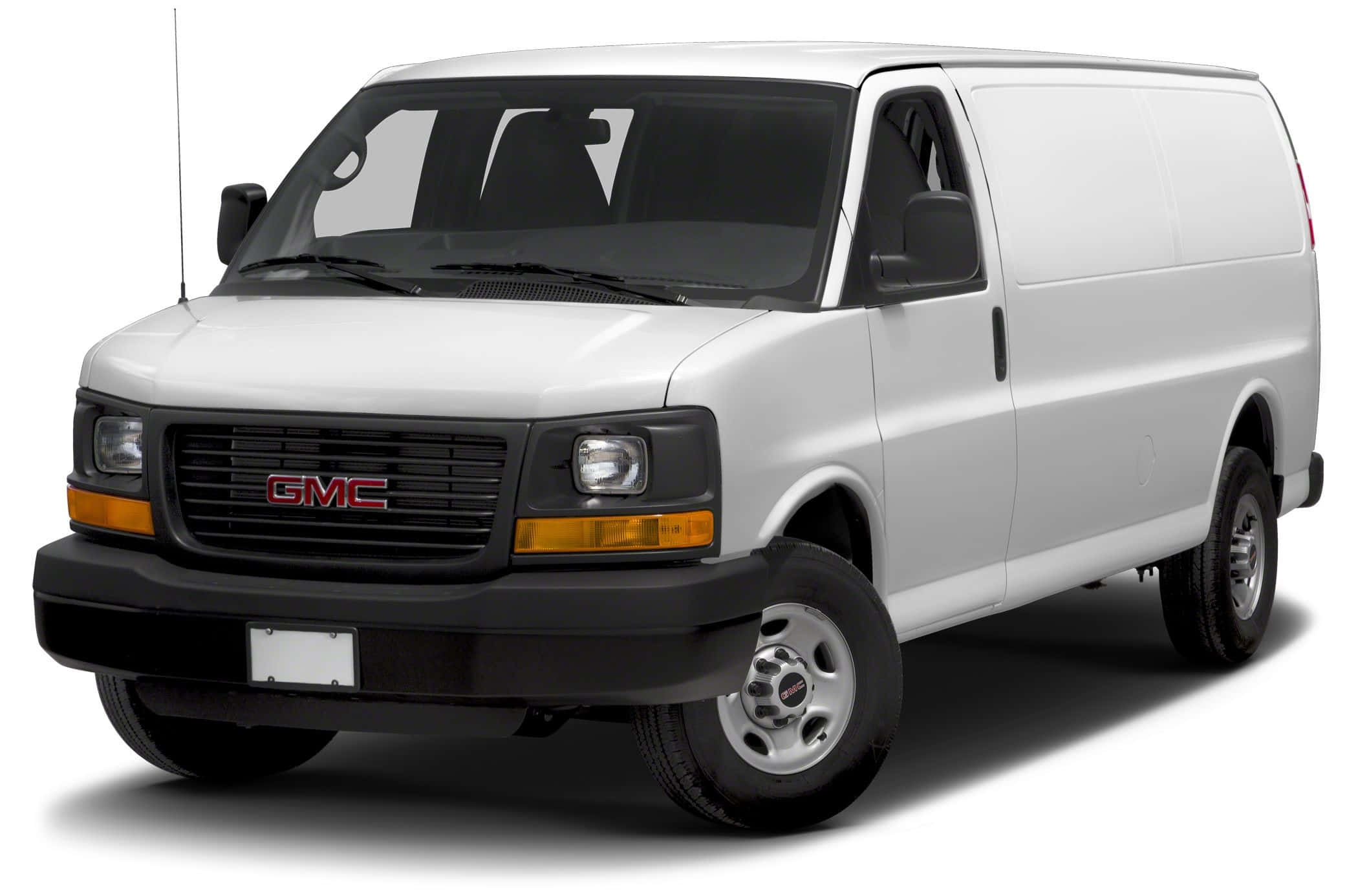Gmc Savana 桌布 壁紙 — 一輛乾淨的白色GMC貨車在工作室燈光下以純色背景展示。