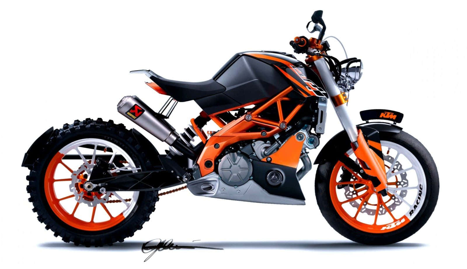 Ktm Bike 桌布 壁紙 — 一輛時尚的橙色和黑色KTM越野電單車，帶有銀色裝飾和塊狀輪胎，在潔白的背景前蓄勢待發。