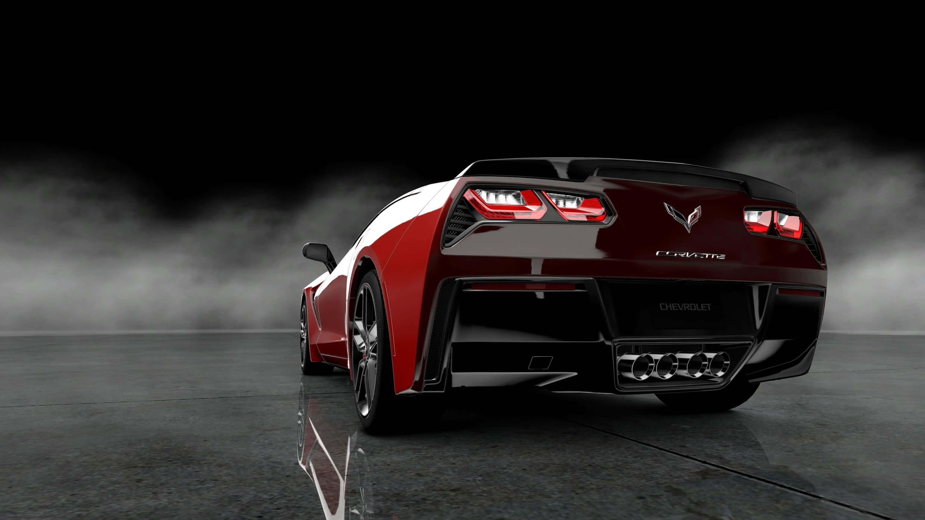 corvette 桌布 壁紙 — 一輛時尚的紅色和白色雪佛蘭克爾維特C7 Stingray在戲劇性燈光下閃閃發光，煙霧在其後部環繞，反射在深色地板上。