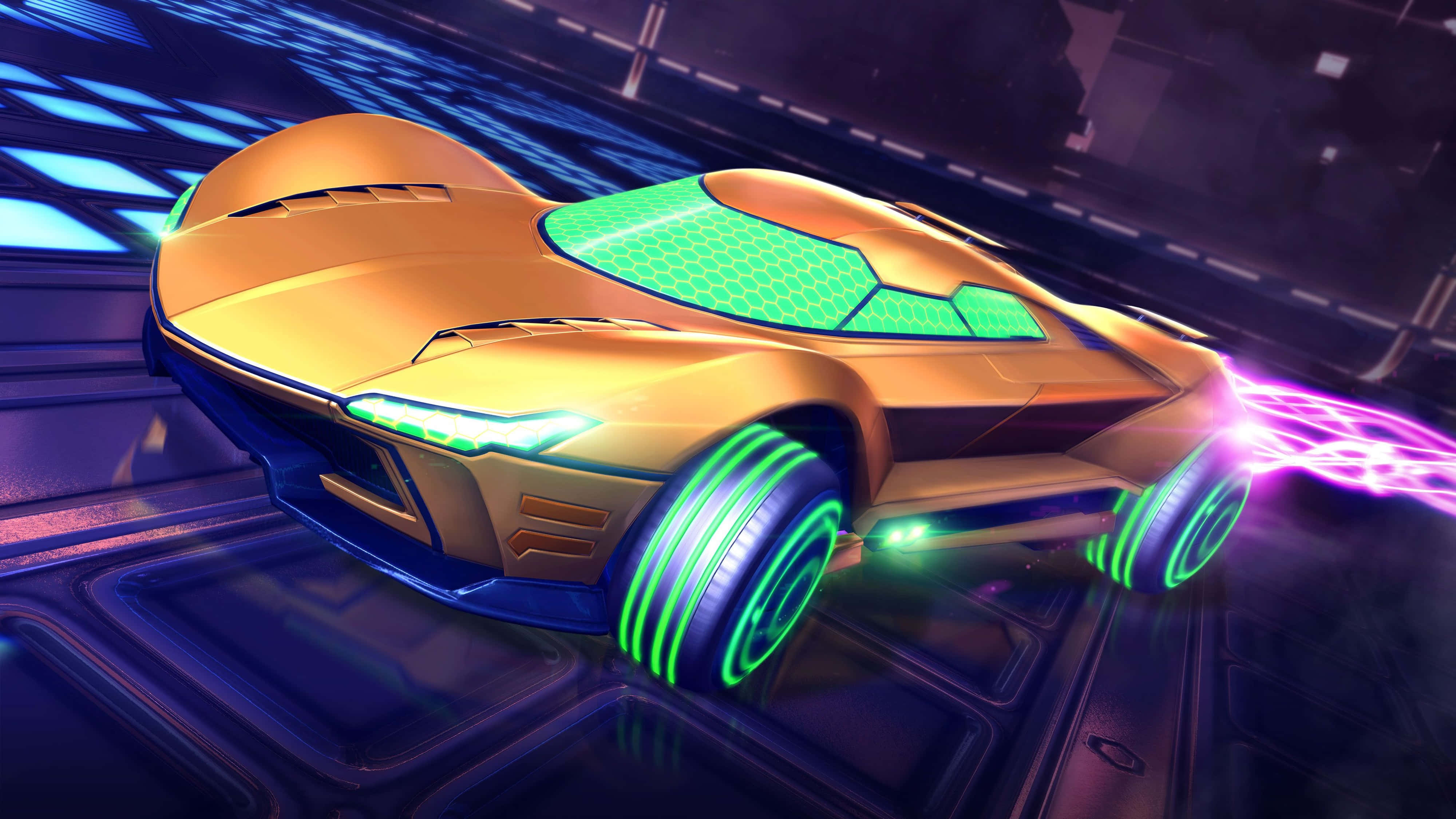 Rocket League 4K Samus Metroid 壁紙 — 一輛金色未來感跑車，配備發光綠色車輪，在霓虹燈賽道上奔馳，留下紫色能量軌跡。