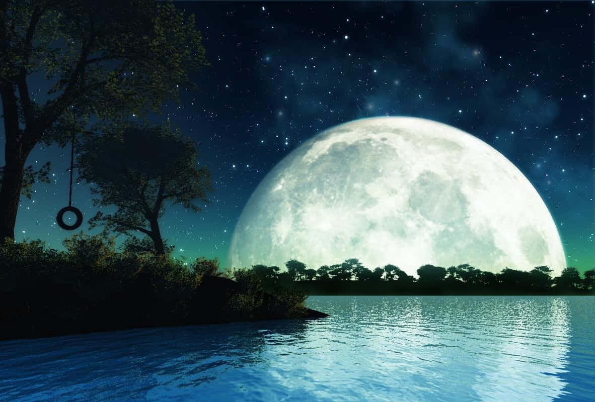 月光 桌布 壁紙 — 一輪巨大的發光月亮在繁星點點的夜空下升起在寧靜的湖面上，岸邊的樹上掛著一個輪胎鞦韆。