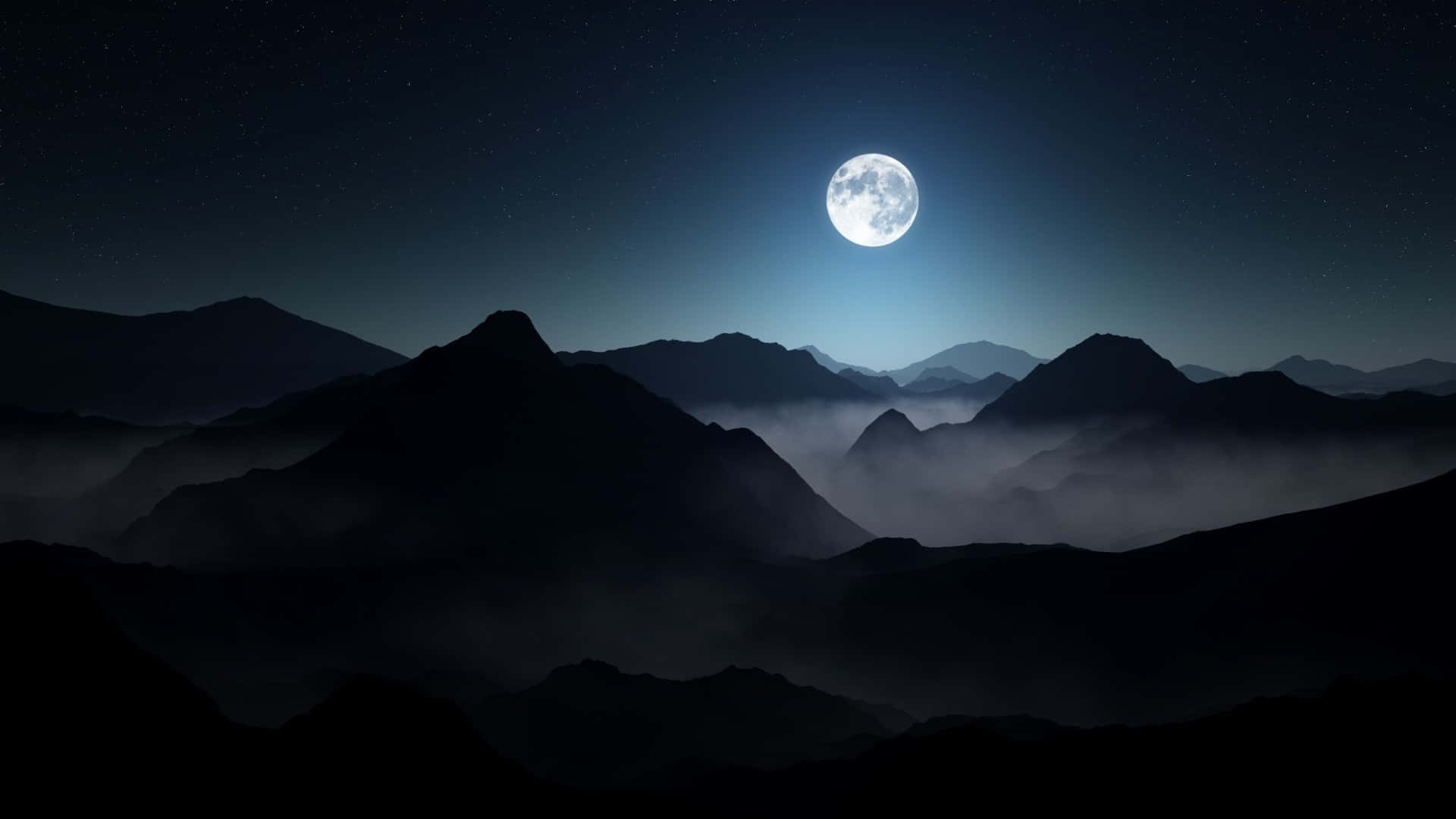 深色主題 桌布 壁紙 — 一輪明亮的滿月在繁星點點的夜空下，為層層疊疊、籠罩在薄霧中的山巒剪影投下柔和的光芒。