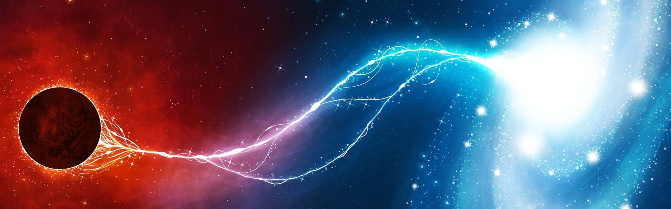 雙螢幕 桌布 壁紙 — 一道宇宙噴流從一顆黑暗行星噴出，背景是充滿恆星的鮮豔紅色和藍色星雲。
