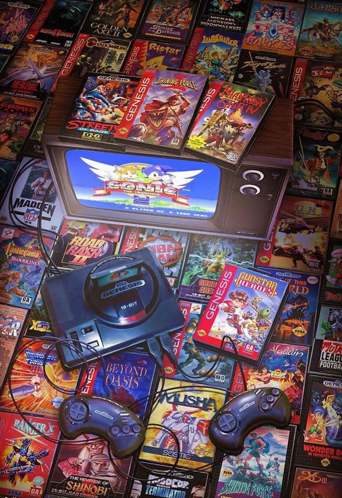 Gaming Art 桌布 壁紙 — 一部復古Sega Genesis主機和遊戲散落在桌上，CRT電視顯示著Sonic the Hedgehog 2的標題畫面。
