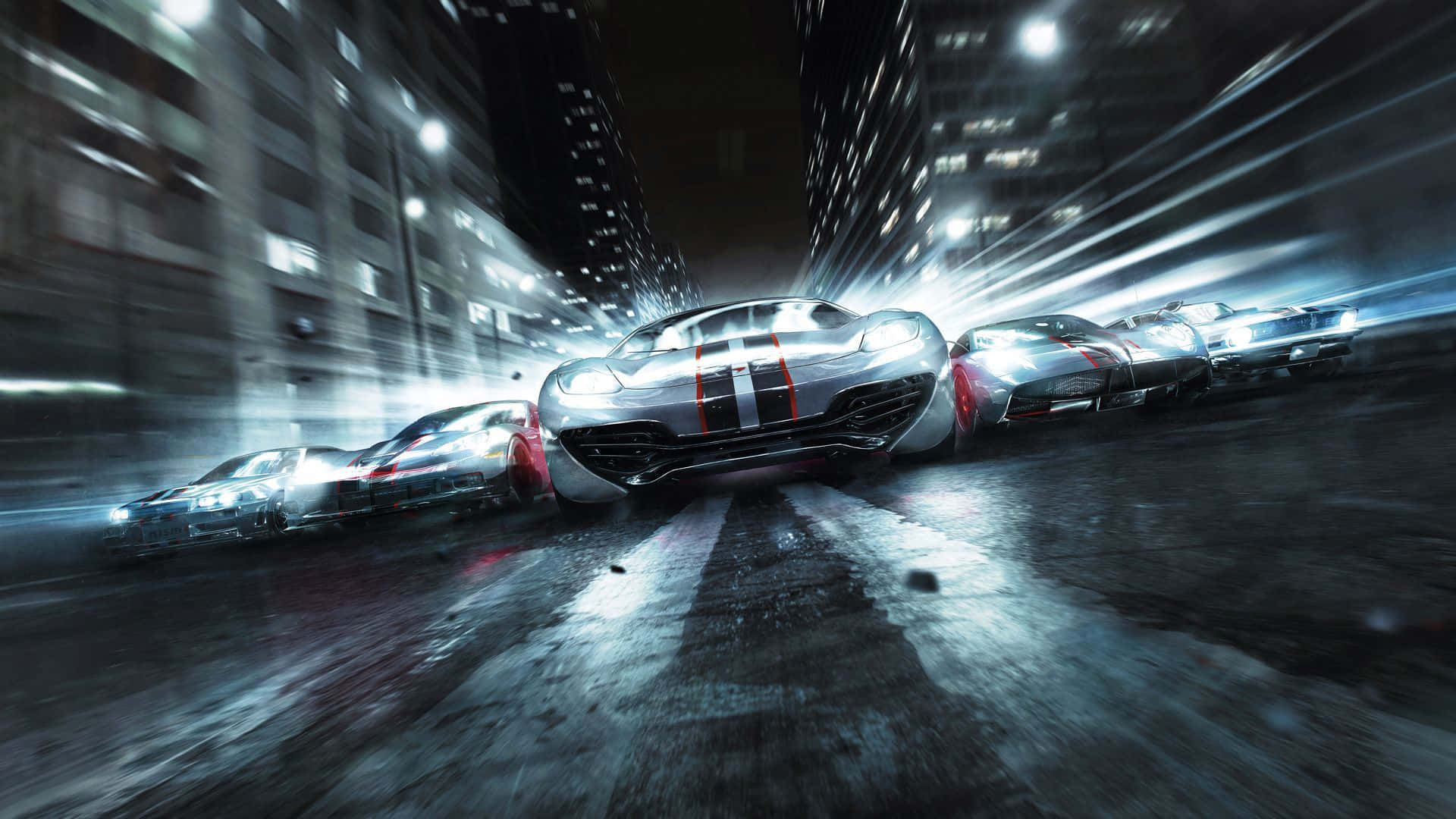 Racing Games 桌布 壁紙 — 一隊時尚的未來主義跑車在夜間高速穿梭於霓虹燈照亮、雨水濕滑的城市峽谷中。