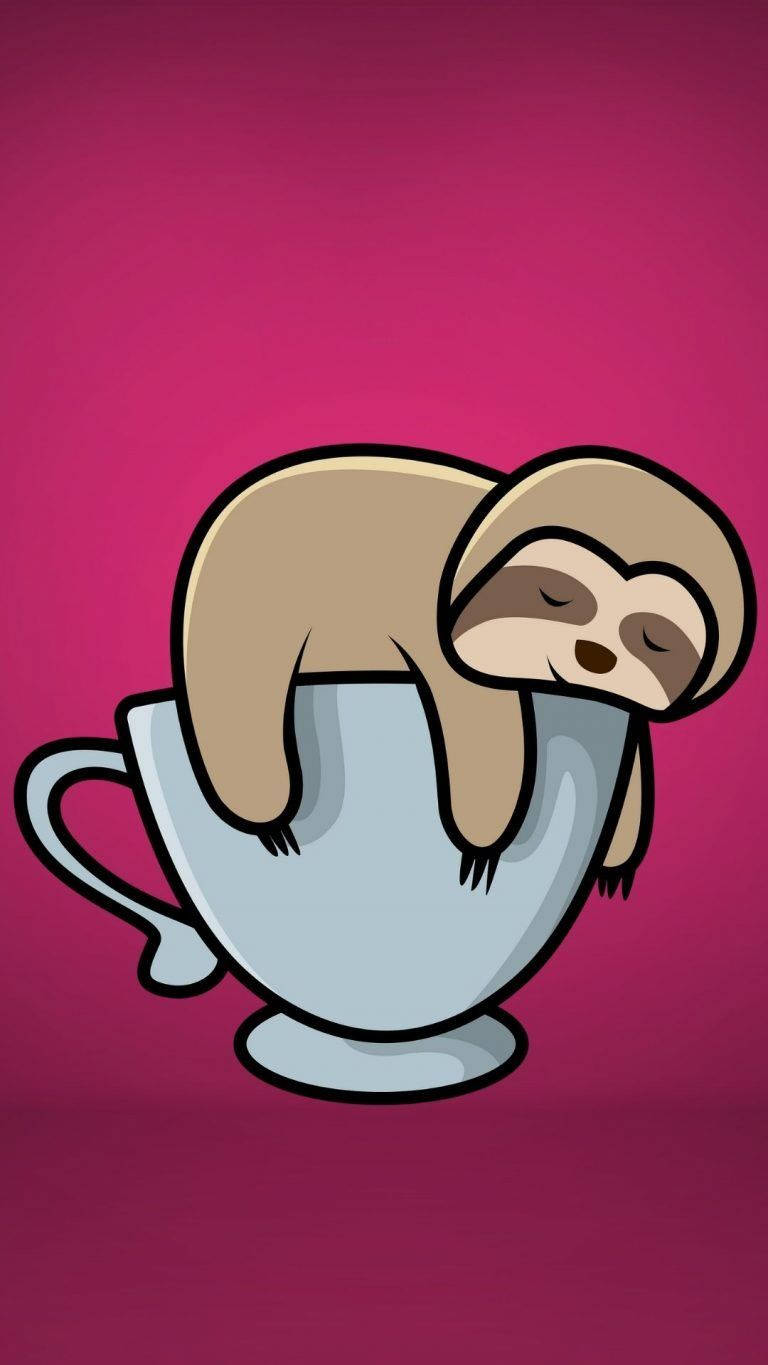 Baby Sloth On A Cup 壁紙 — 一隻卡通樹懶在淺藍色茶杯內安詳地蜷縮著睡覺，背景是充滿活力的洋紅色。