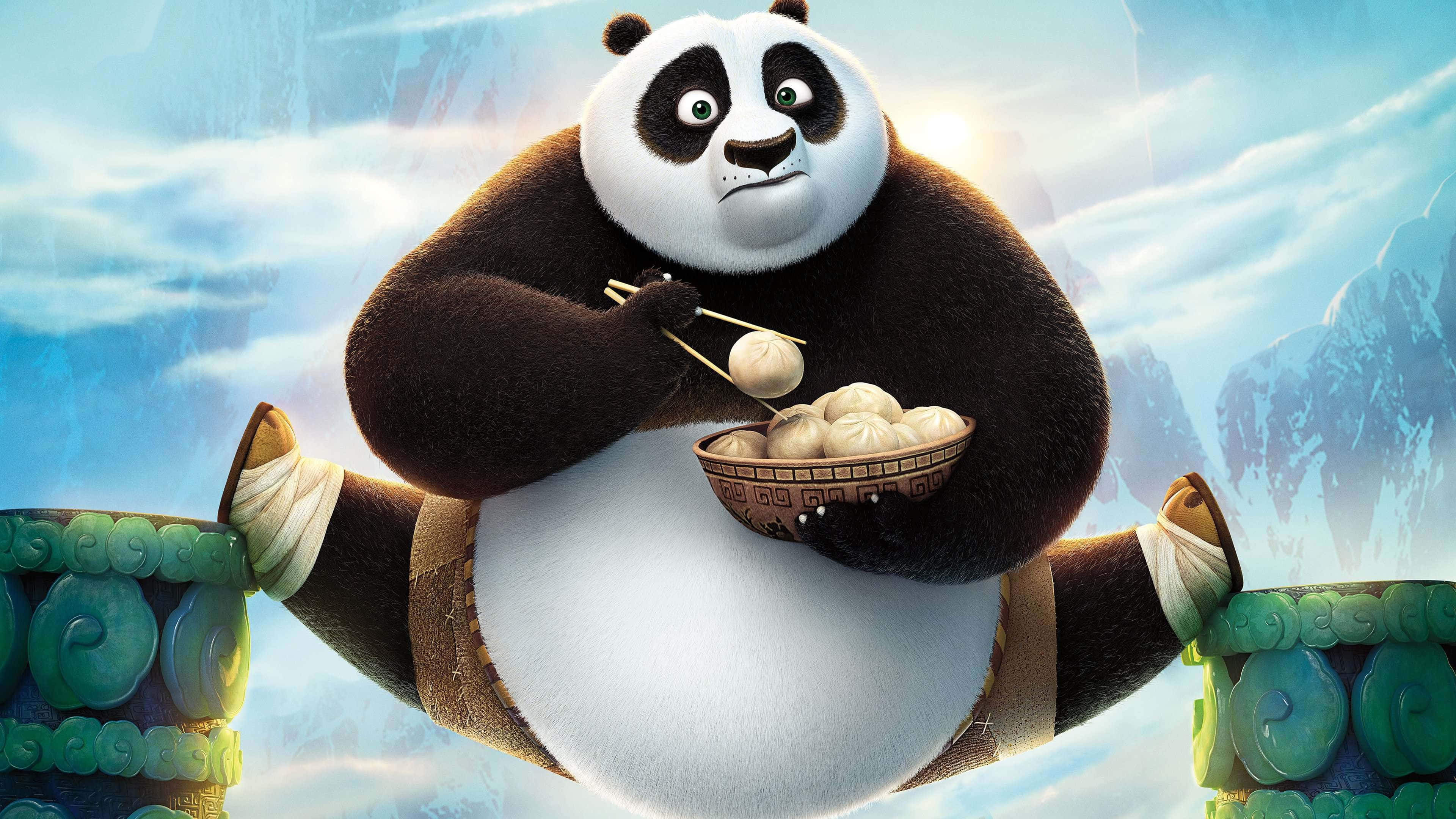Animation Movies 桌布 壁紙 — 一隻卡通熊貓盤腿而坐，手持筷子放在一碗餃子上方，背景是雪山。