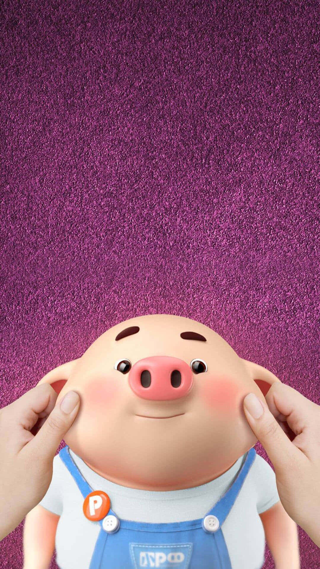 Piggy 桌布 壁紙 — 一隻可愛的卡通豬，臉頰紅潤，穿著藍色工裝褲，在閃閃發光的紫色閃粉背景上，被手輕輕捏著臉頰微笑。