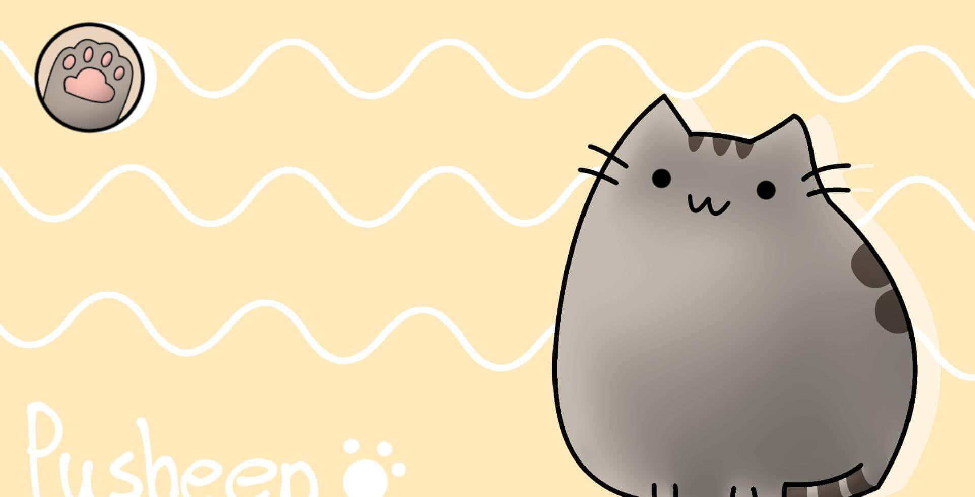 Pusheen 桌布 壁紙 — 一隻圓潤的灰色卡通貓咪帶著開心的表情，坐在淺黃色背景上，背景有白色波浪線和爪印標誌。