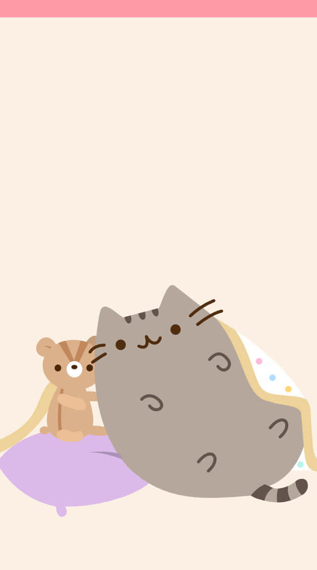 Cute Pusheen 桌布 壁紙 — 一隻圓潤的灰色貓咪和一隻細小的棕色小熊坐在紫色枕頭上，背景是柔和的米色。