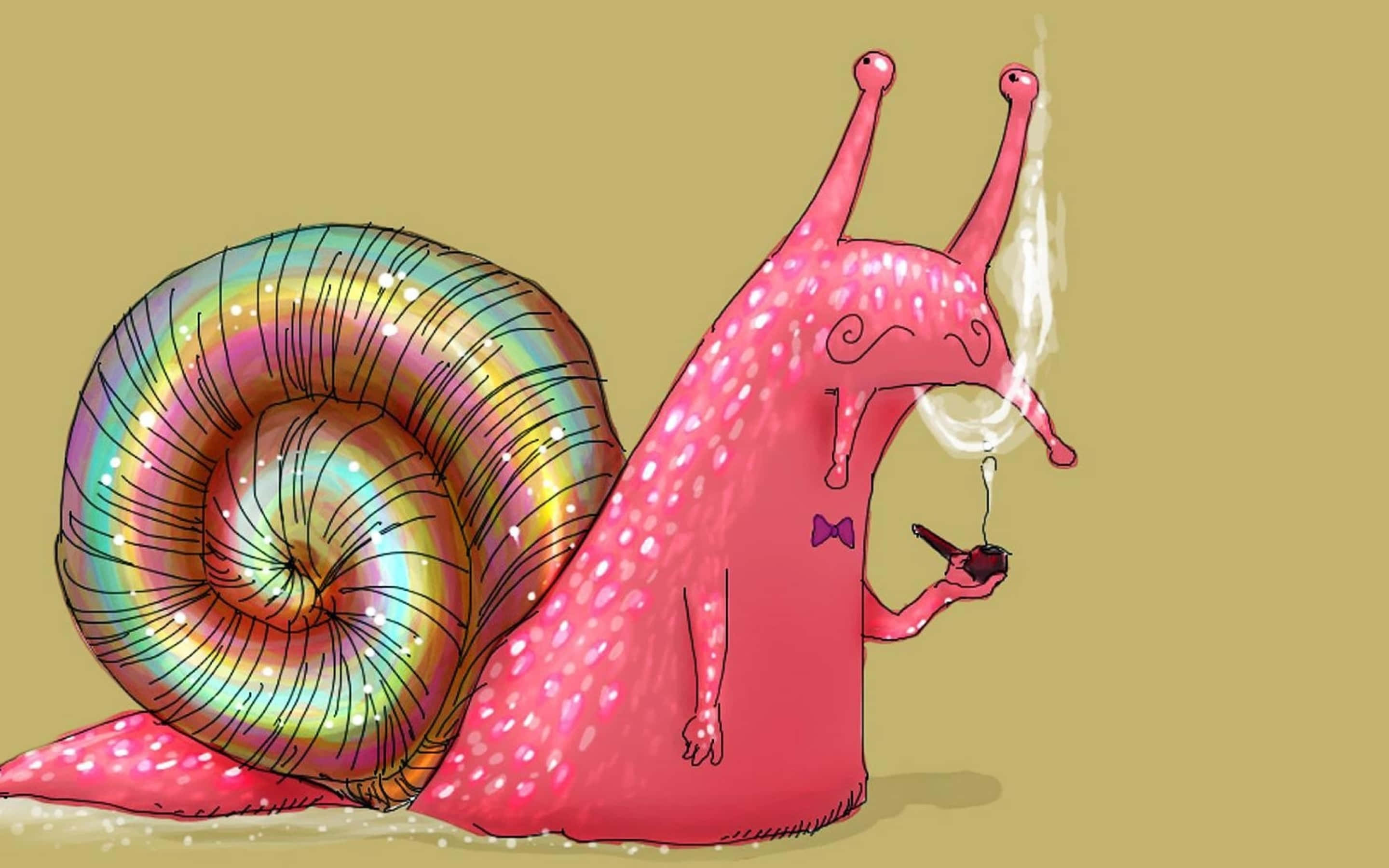 Pink Snail 桌布 壁紙 — 一隻帶有彩虹殼的奇思妙想粉紅色蝸牛，戴著蝴蝶結，抽著煙斗，背景是米色。