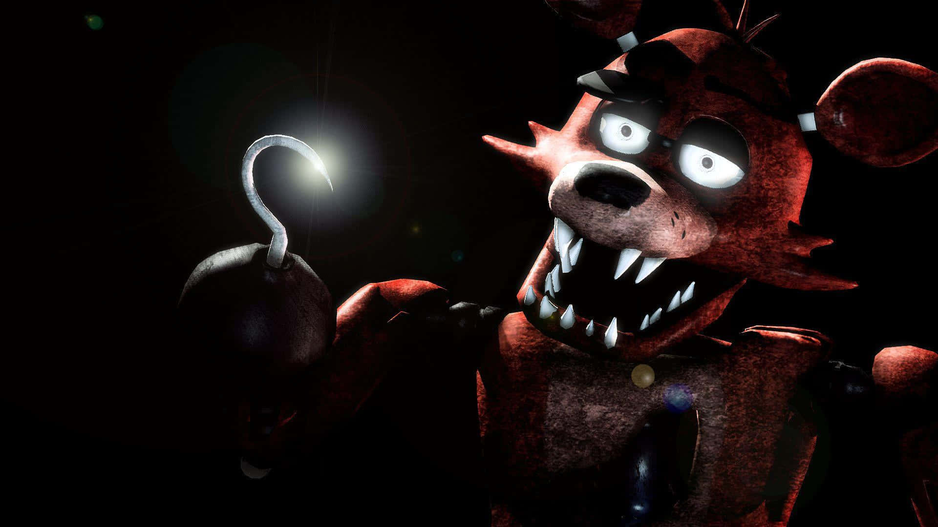 Foxy The Pirate 桌布 壁紙 — 一隻帶有發光眼睛和鋒利牙齒的威脅性紅色電子狐狸，在黑色背景的戲劇性聚光燈下拿著一個鉤子。