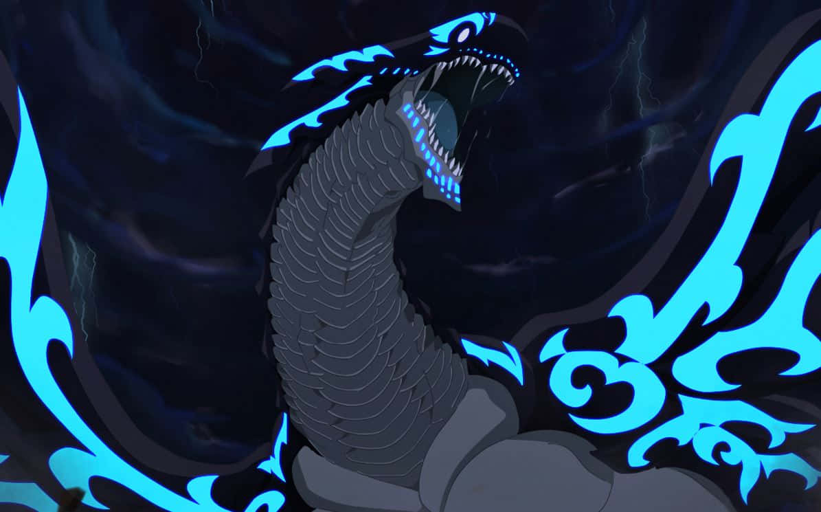 Acnologia 桌布 壁紙 — 一隻帶有發光藍色標記的威嚇動漫龍在黑暗的暴風雨天空中咆哮。