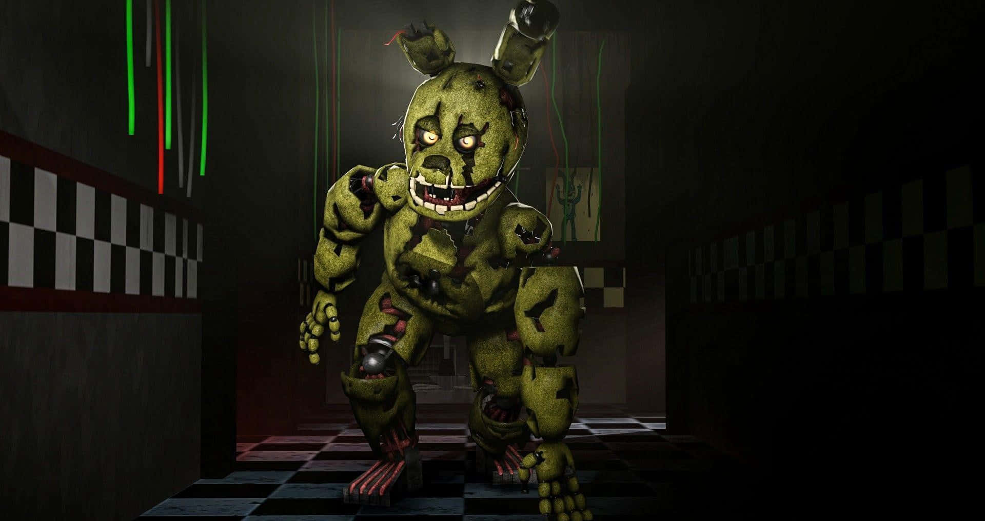 Springtrap 桌布 壁紙 — 一隻帶有破爛布料和發光眼睛的兇猛綠色電子熊，站在一個有詭異綠色燈光的黑暗棋盤格走廊中。
