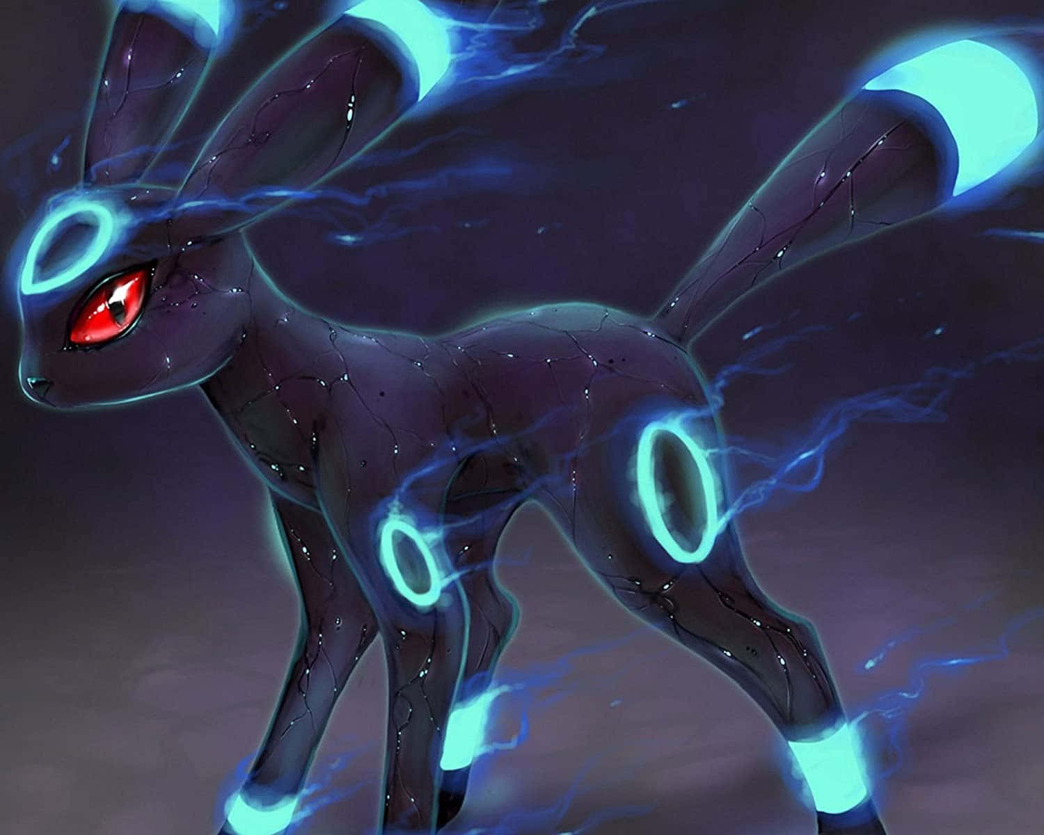 Pokemon Posters 桌布 壁紙 — 一隻深紫色嘅寵物小精靈，帶有發光嘅藍色環同紅色眼睛，企喺噼啪作響嘅電能之中，背景係風暴般嘅紫色。