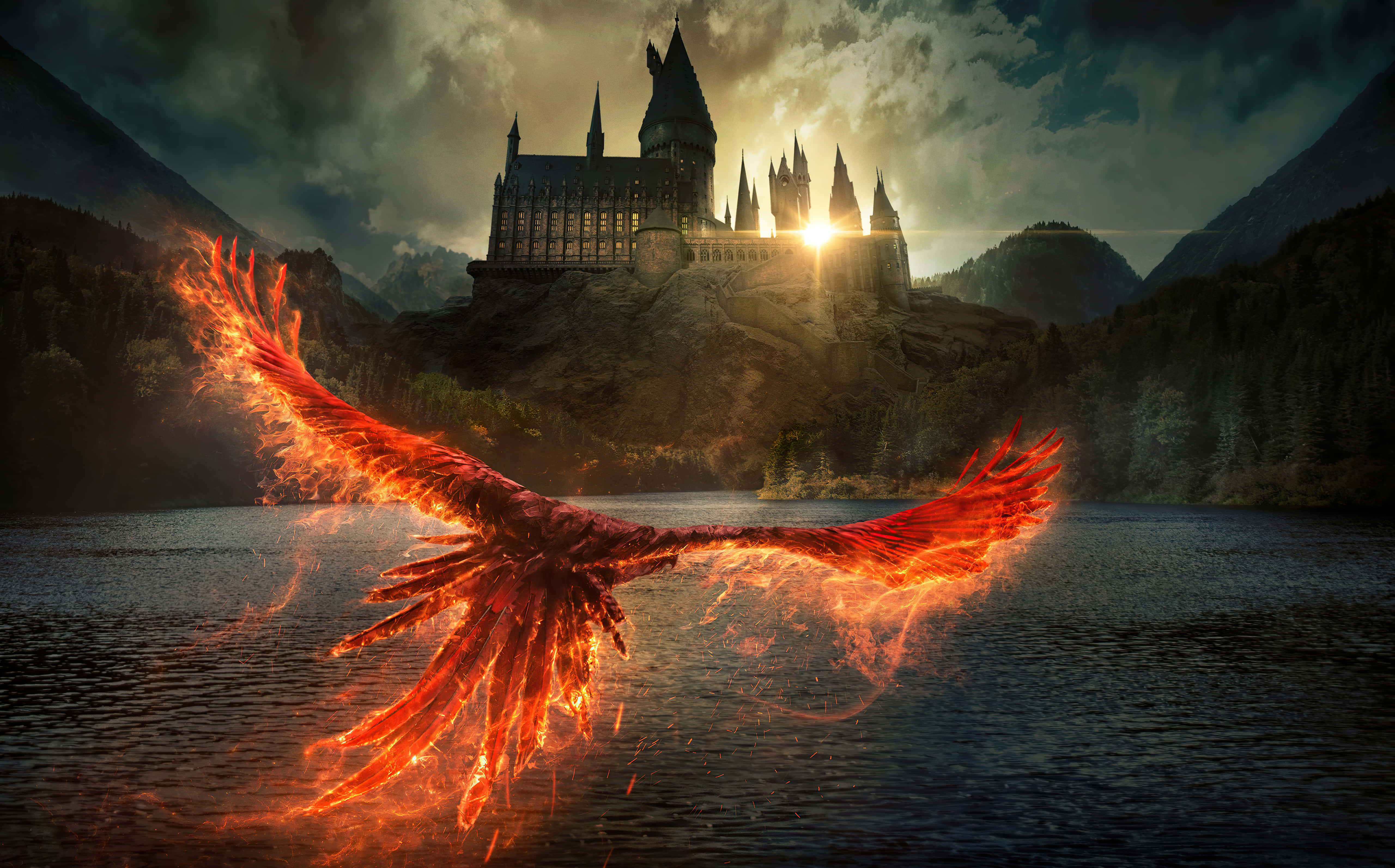 Fantastic Beasts 桌布 壁紙 — 一隻熾熱的鳳凰在湖面上翱翔，飛向日落時分坐落在山上的城堡。