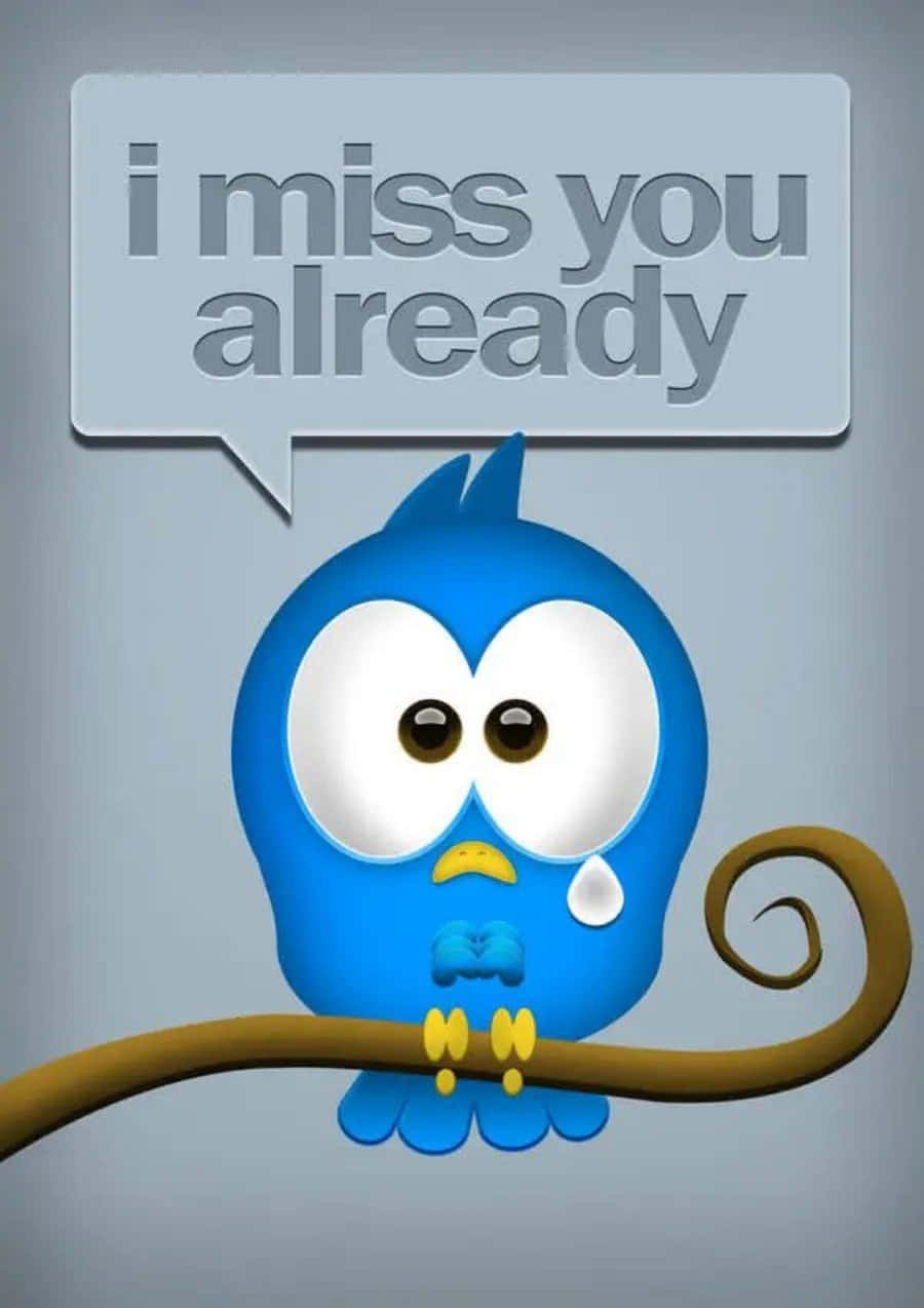 I Miss You 桌布 壁紙 — 一隻藍色卡通貓頭鷹淚眼汪汪地棲息在樹枝上，上方對話框寫著我已經想念你了。