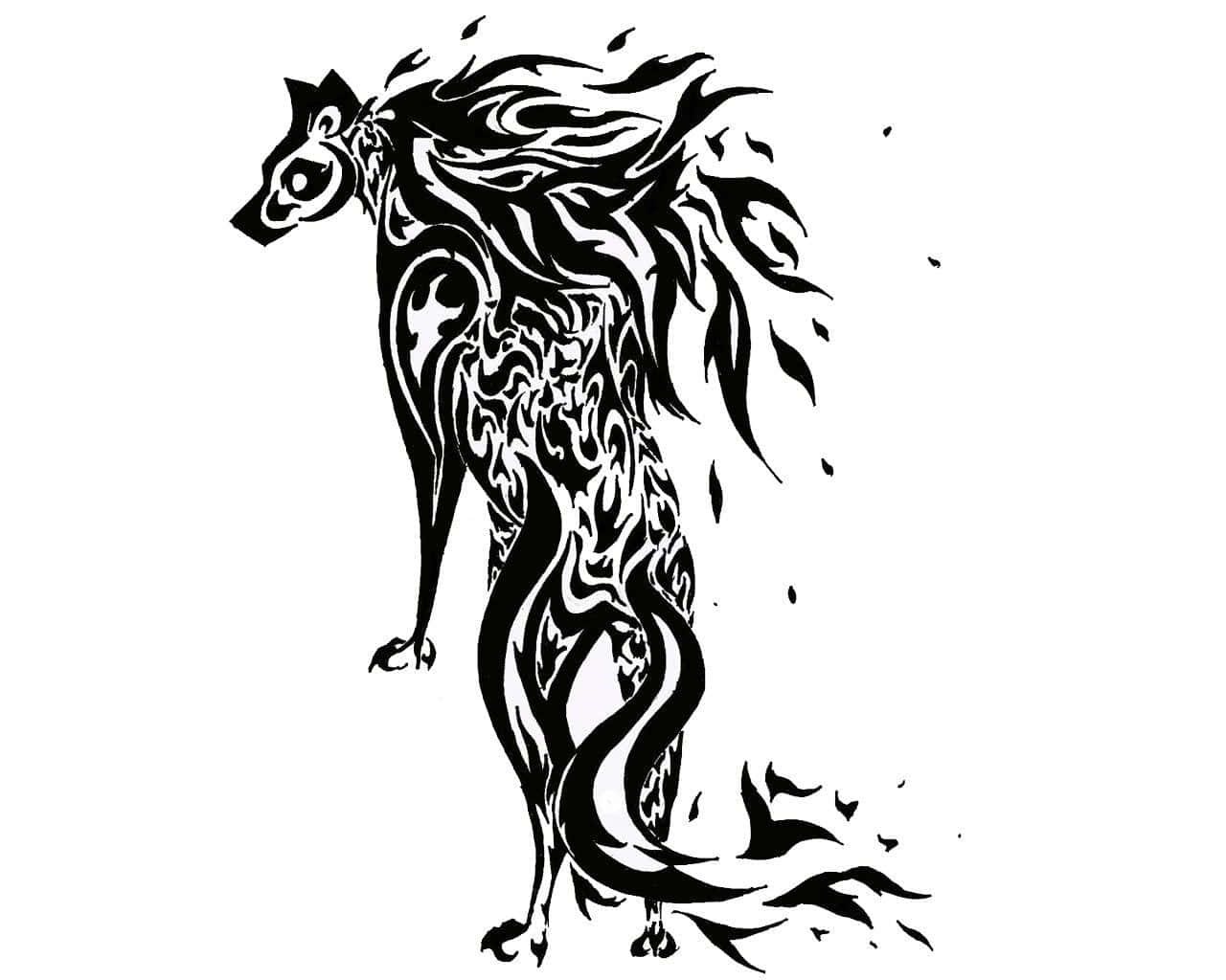 Wolf Tattoo 桌布 壁紙 — 一隻風格化的黑白狼插圖，帶有流動的火焰圖案和部落設計。