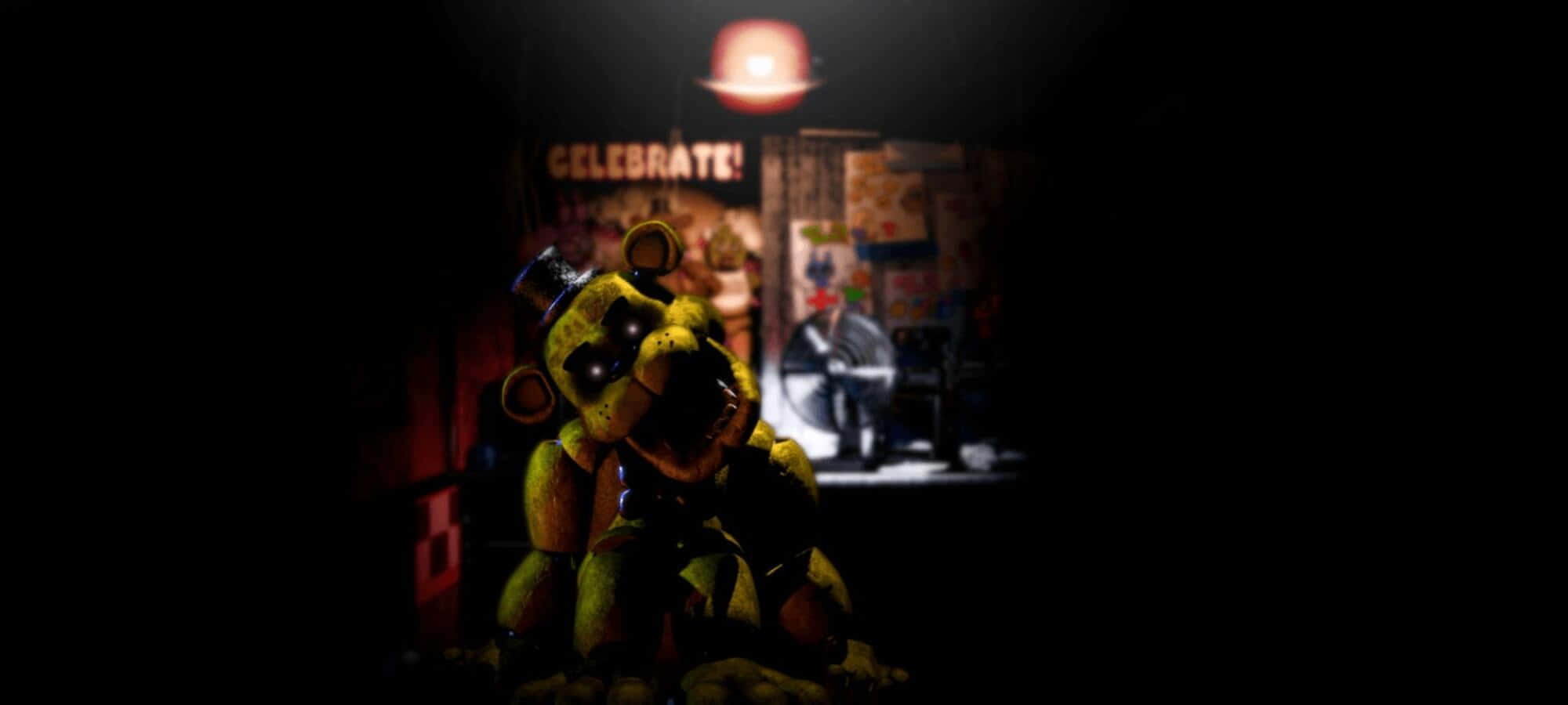 Golden Freddy 桌布 壁紙 — 一隻黃色電子熊坐在黑暗的房間裡，單一紅燈下，背後有 'CELEBRATE!' 標誌發光。