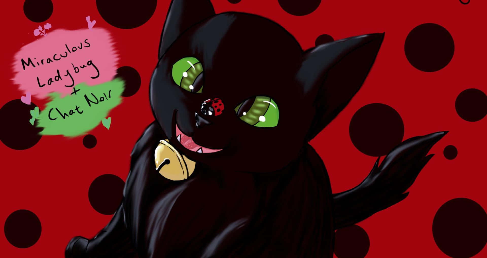 Ladybug And Cat Noir 桌布 壁紙 — 一隻黑貓，有綠色眼睛和瓢蟲鼻子，戴著鈴鐺項圈，背景是紅色圓點。