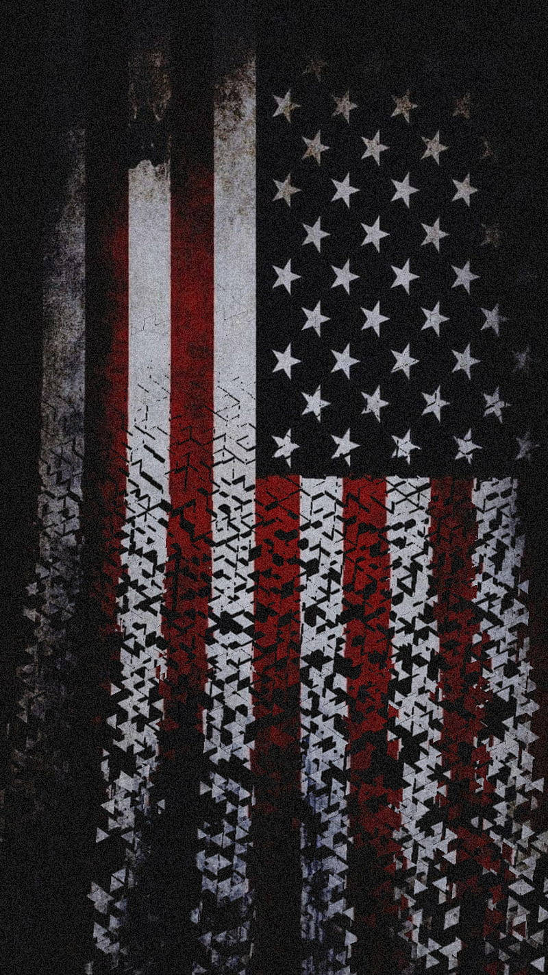 USA flag iPhone 桌布 壁紙 — 一面經過風化的美國國旗，帶有破舊的紋理和一條白色條紋，矗立在深色背景上。