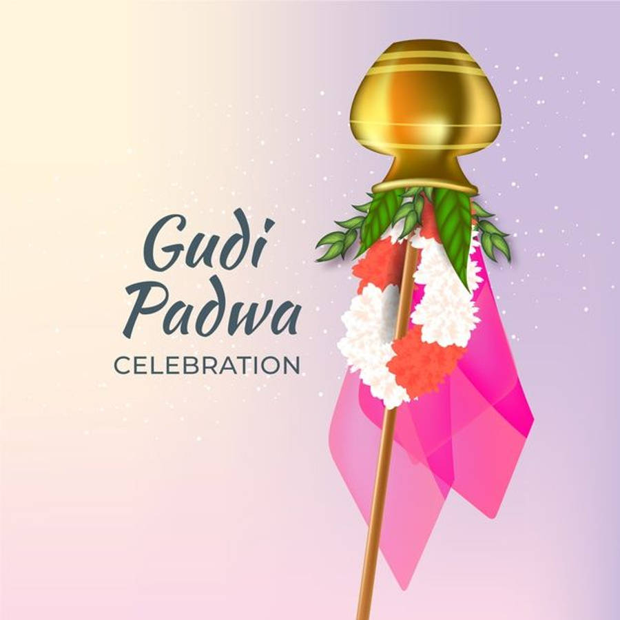 Gudi Padwa 桌布 壁紙 — 一面金色Gudi旗，飾有粉紅色布料、白色和紅色花朵以及綠色葉子，背景為柔和漸變色。