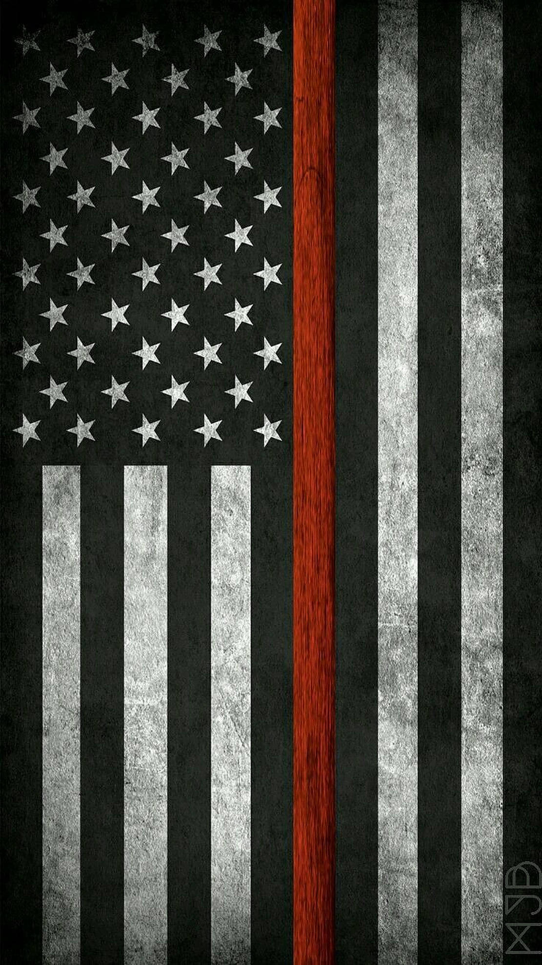 Black American Flag 桌布 壁紙 — 一面風化的美國國旗，中間有一條細紅條紋，向第一響應者致敬。