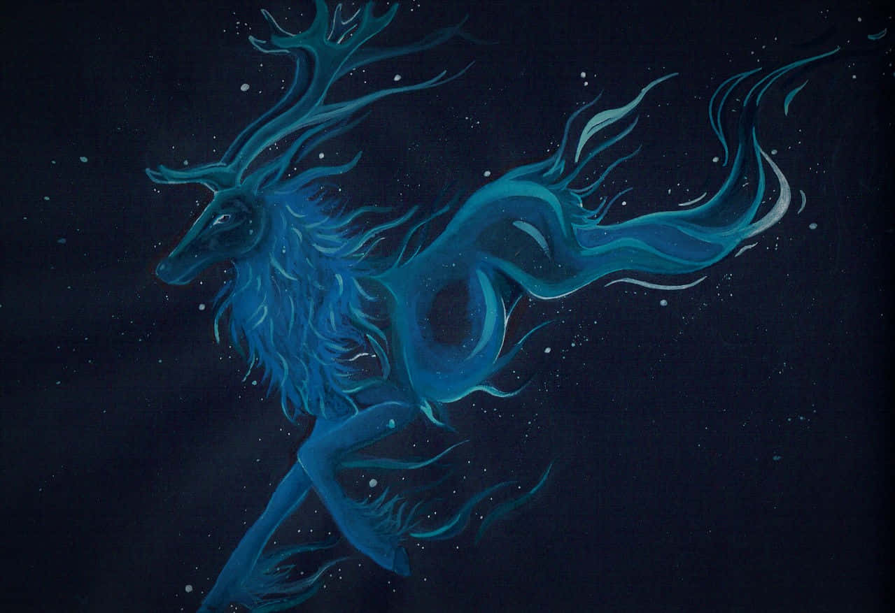 Patronus 桌布 壁紙 — 一頭發光的藍色雄鹿，擁有流動的鹿角和鬃毛，在繁星點點的夜空中奔騰，閃耀著天體能量。