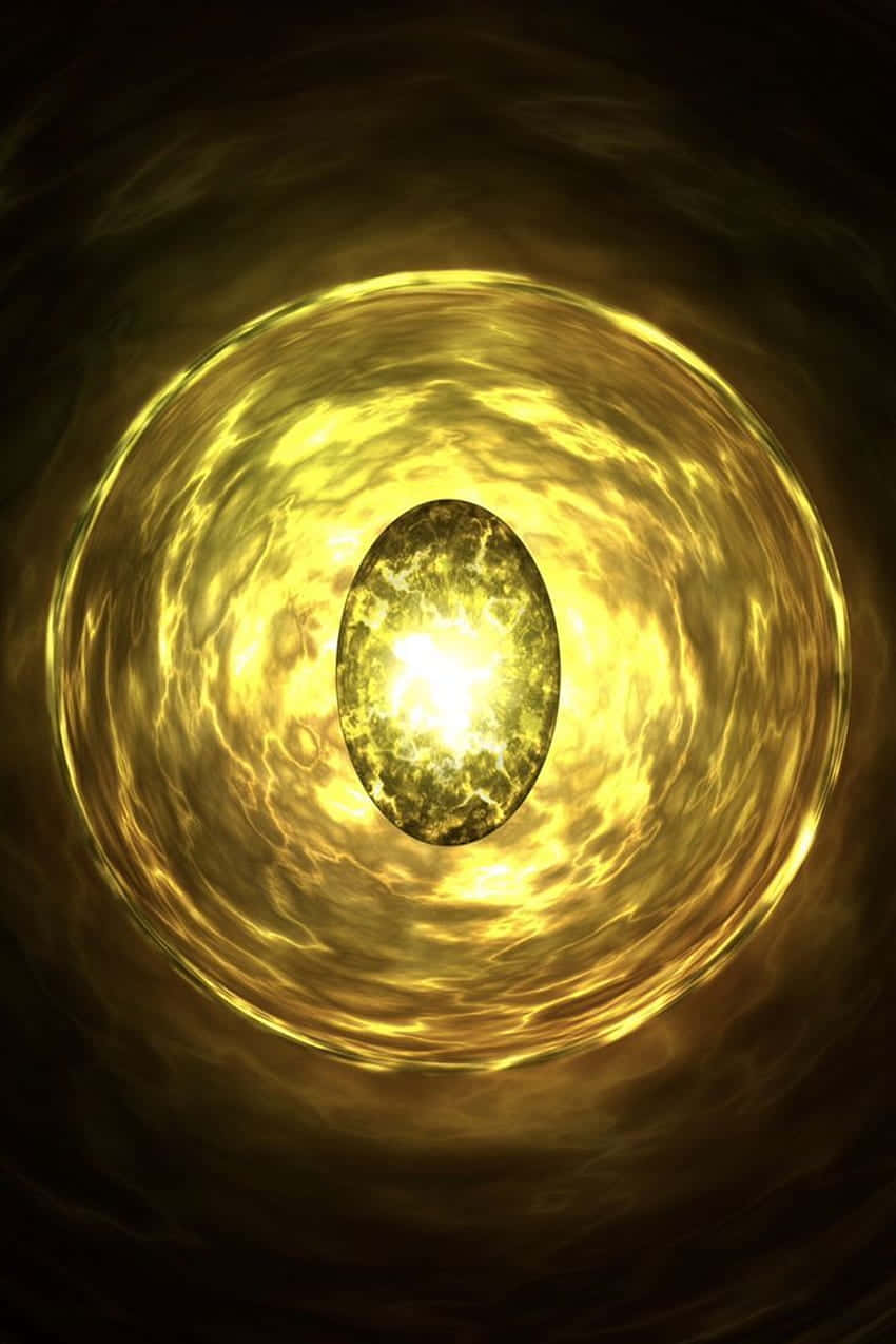 Mind Stone 桌布 壁紙 — 一顆光芒四射的金色球體在黑暗虛空中，於熔融光漩渦的中心脈動。