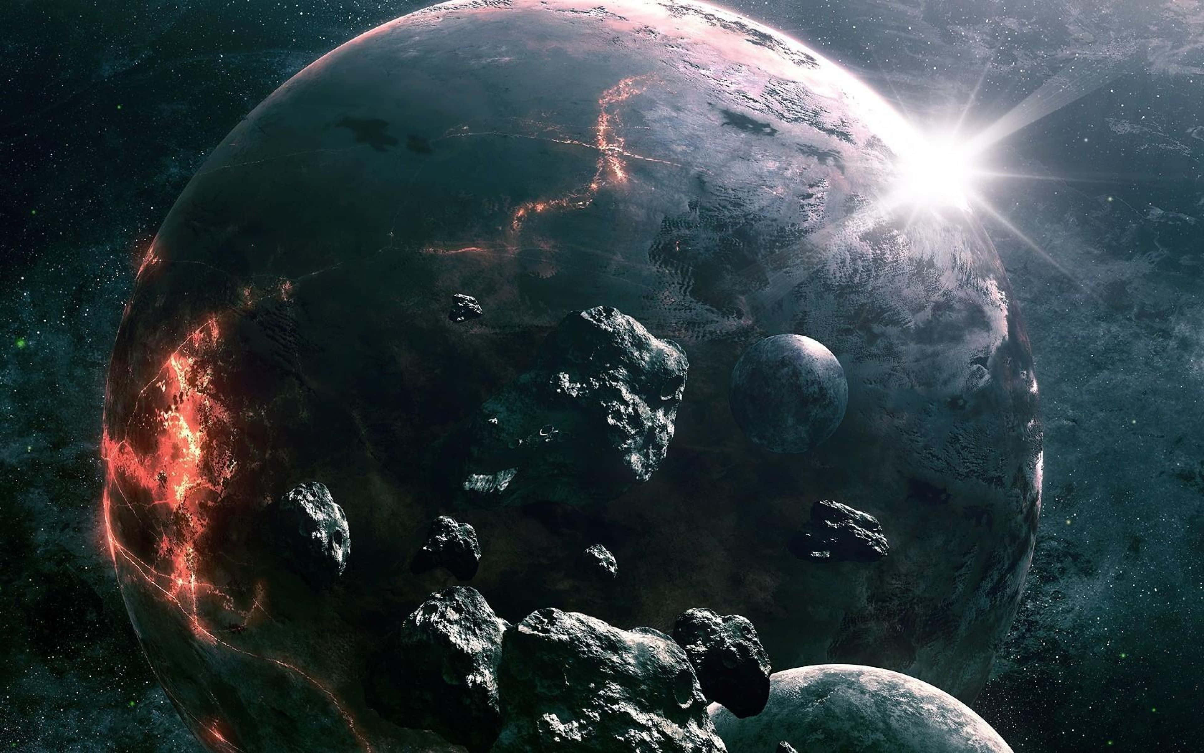 Asteroid 桌布 壁紙 — 一顆巨大的行星，帶有發光的紅色裂縫和漂浮的小行星，沐浴在明亮的陽光下，背景是繁星點點的宇宙。