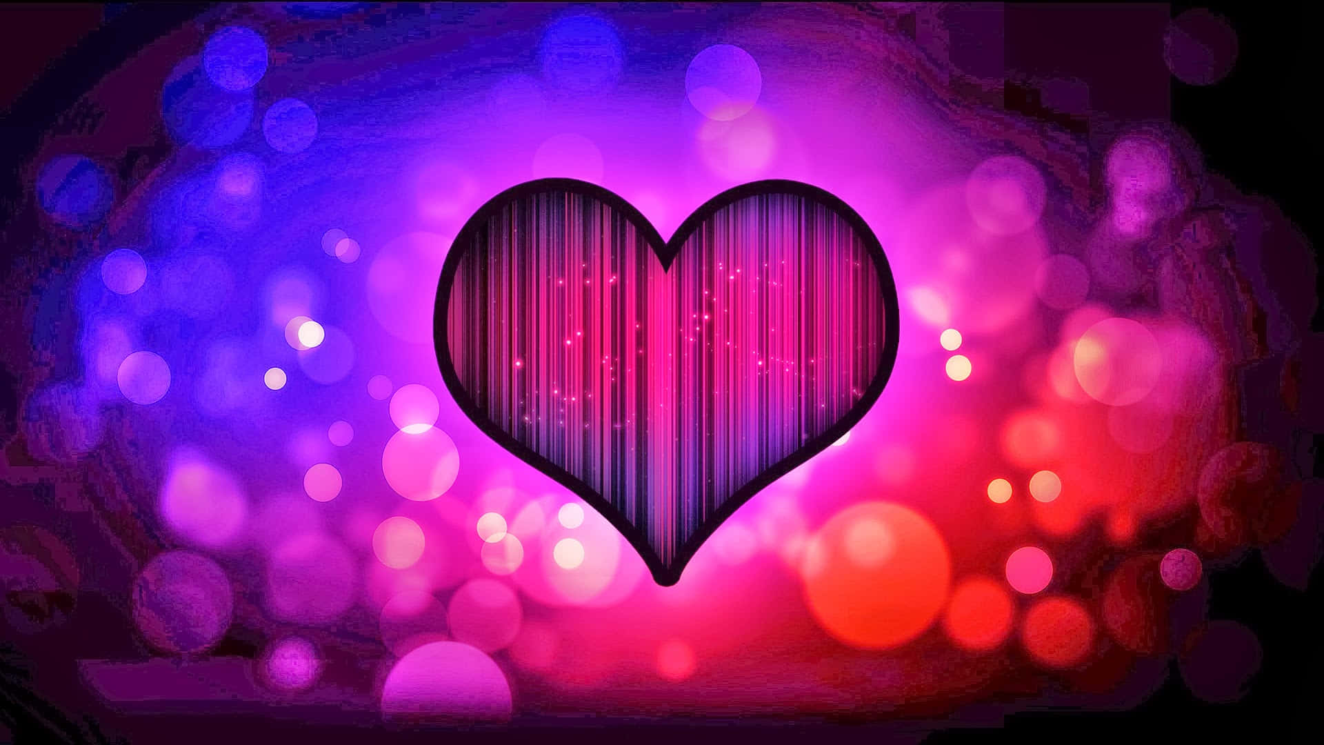 Heart Art 桌布 壁紙 — 一顆發光的心臟帶有垂直光線條紋，在充滿活力的紫色和粉紅色散景背景上跳動。